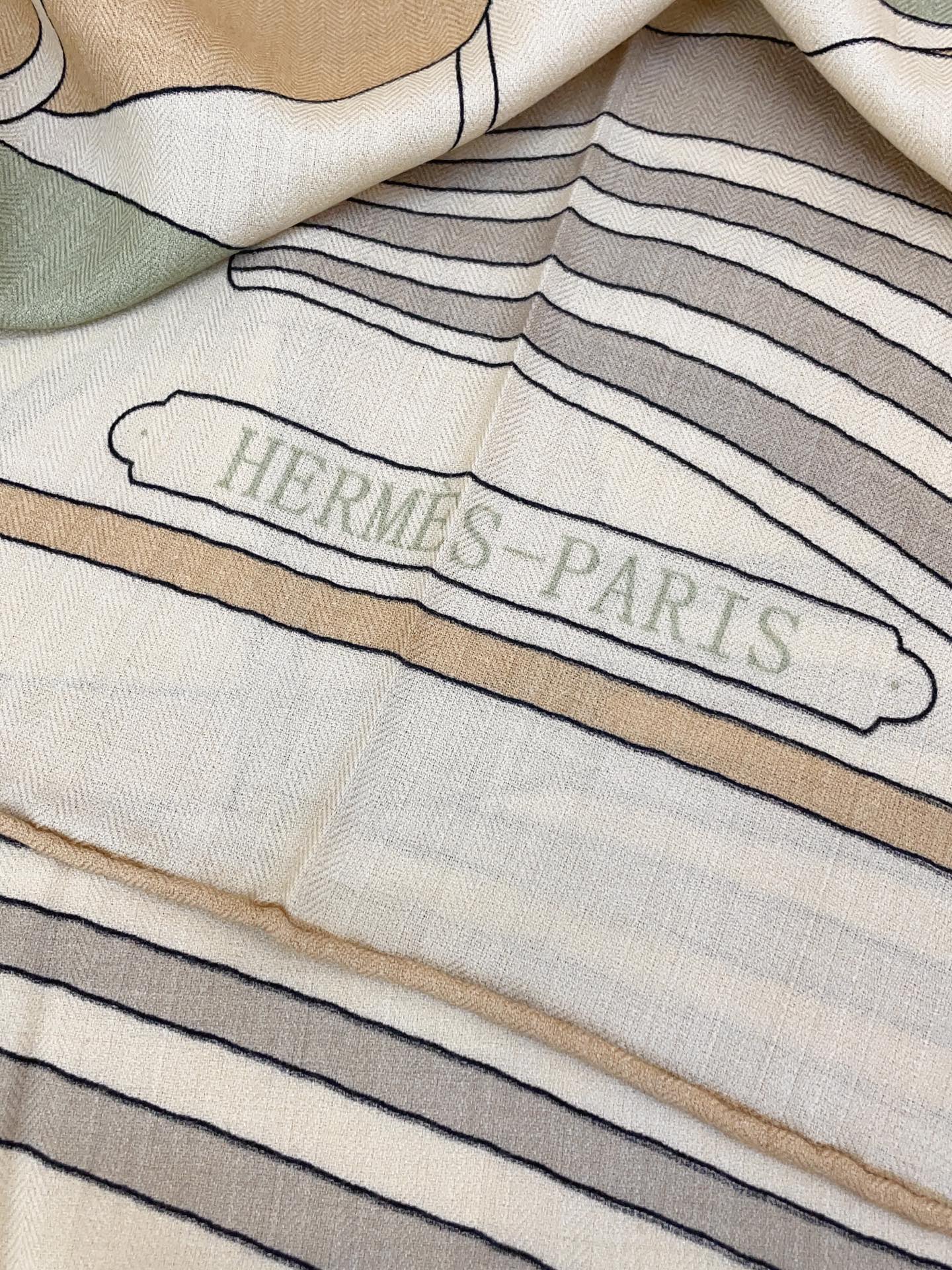 ✨✨【双面同色 丝毛款】H家羊绒新款 买了都说好看‼️推荐💕【Thalassa 140】羊绒方巾‼️H家