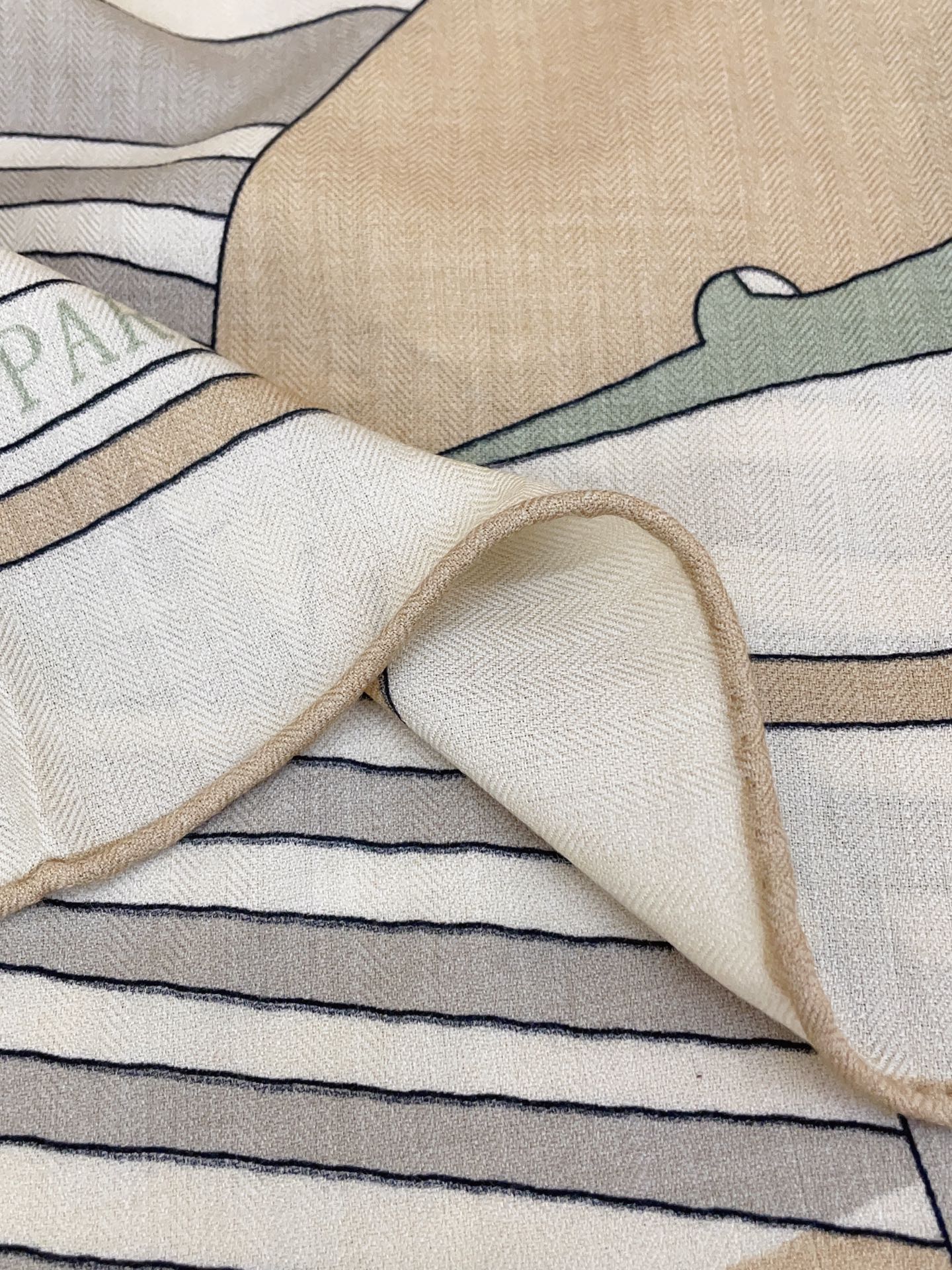 ✨✨【双面同色 丝毛款】H家羊绒新款 买了都说好看‼️推荐💕【Thalassa 140】羊绒方巾‼️H家