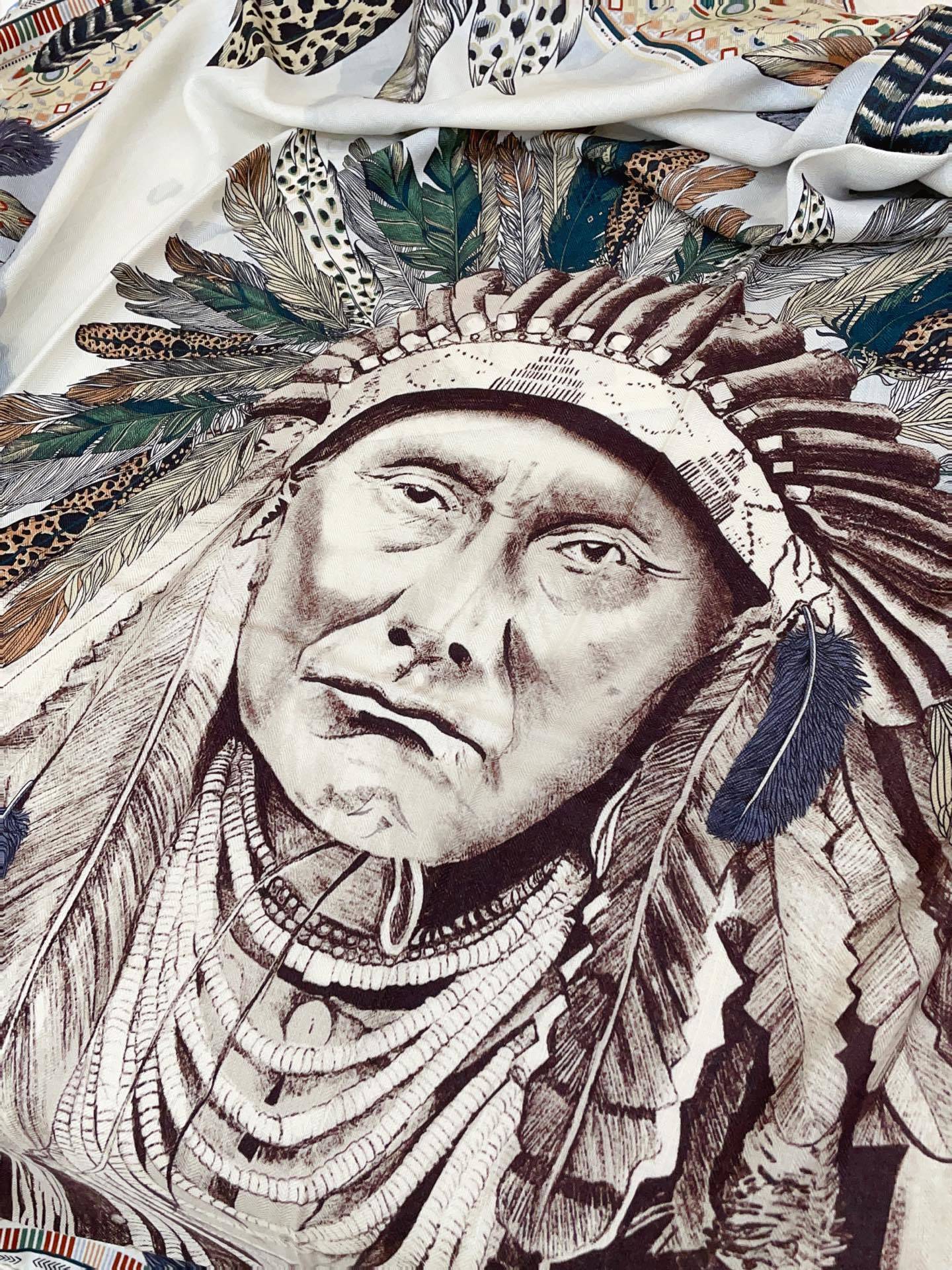 ✨✨【双面同色 丝毛款】H家羊绒新款 买了都说好看‼️推荐💕【印第安人 140】羊绒方巾‼️H家ZG爆款