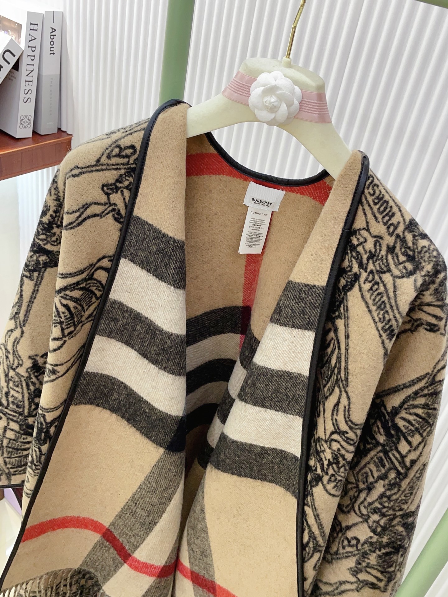 ✨✨B家史上最牛掰的,最新款骑士战马双面提花斗篷‼️经典中的经典.❗️订制出口单.全真皮包边。工艺非常考