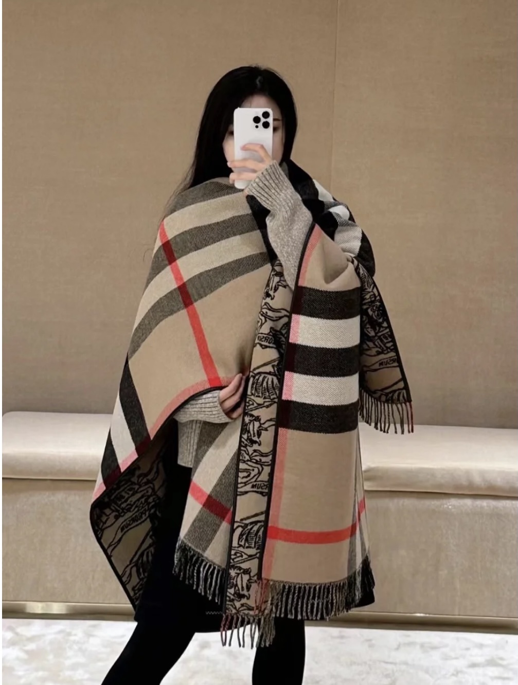 ✨✨B家史上最牛掰的,最新款骑士战马双面提花斗篷‼️经典中的经典.❗️订制出口单.全真皮包边。工艺非常考