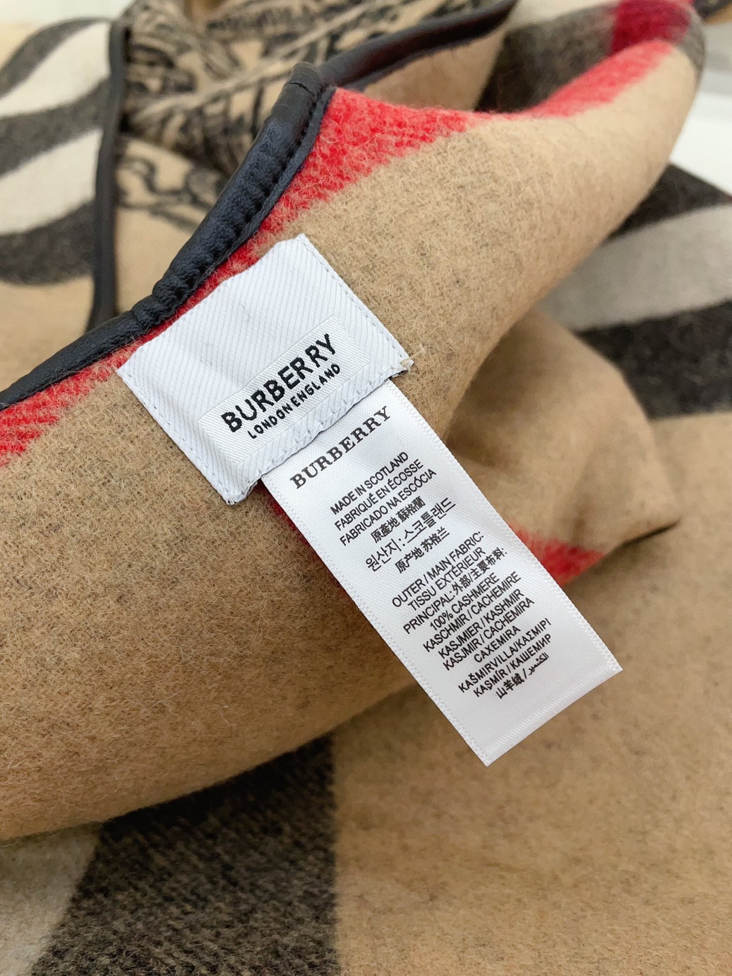 ✨✨B家史上最牛掰的,最新款骑士战马双面提花斗篷‼️经典中的经典.❗️订制出口单.全真皮包边。工艺非常考