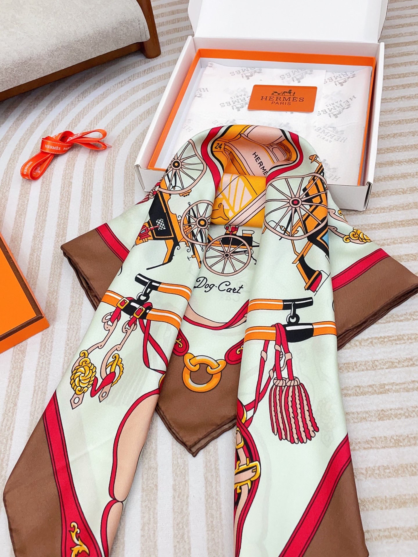 ✨✨【16姆米 单面】H**S真丝新款🆕👏👏买了都说好看‼️推荐💕【驾马横档 90】真丝方巾，顶级工艺超