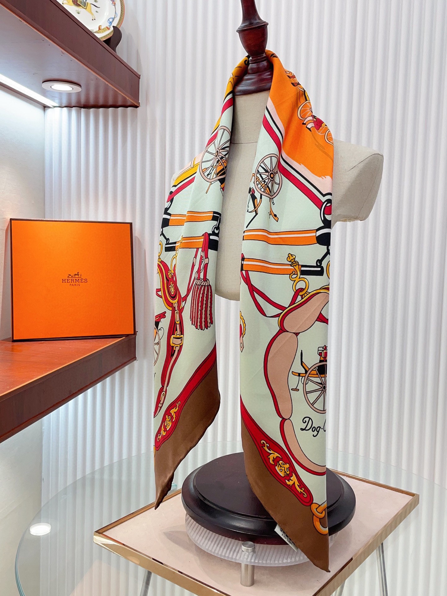 ✨✨【16姆米 单面】H**S真丝新款🆕👏👏买了都说好看‼️推荐💕【驾马横档 90】真丝方巾，顶级工艺超