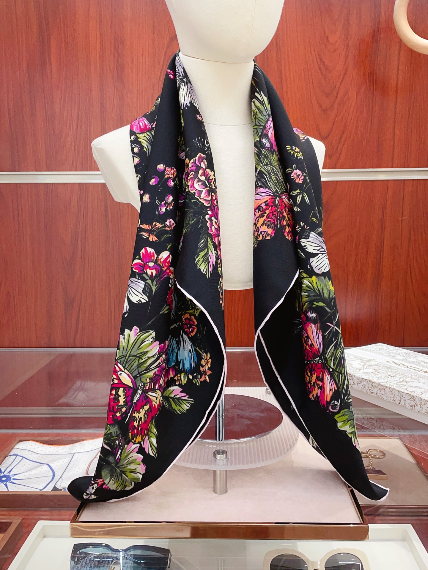 ✨✨【16姆米 单面】高级感爆棚❗️CD【花卉印花 90】高级时髦风‼️配色非常考究，图案匠心，上身简直