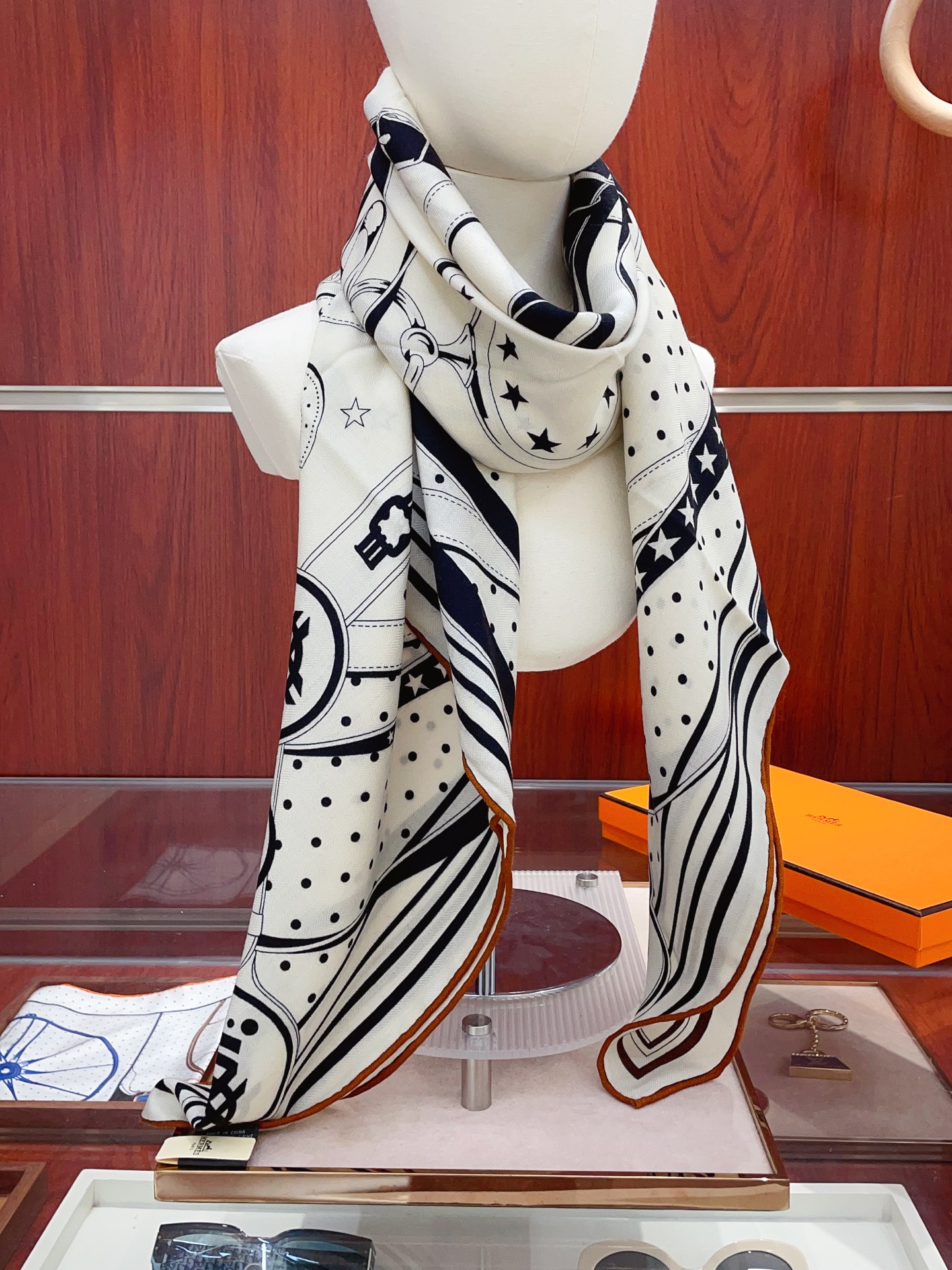 ✨✨【双面异色 丝毛款】H家羊绒新款 买了都说好看‼️推荐💕【清晨漫步 140】羊绒方巾‼️H家ZG爆款