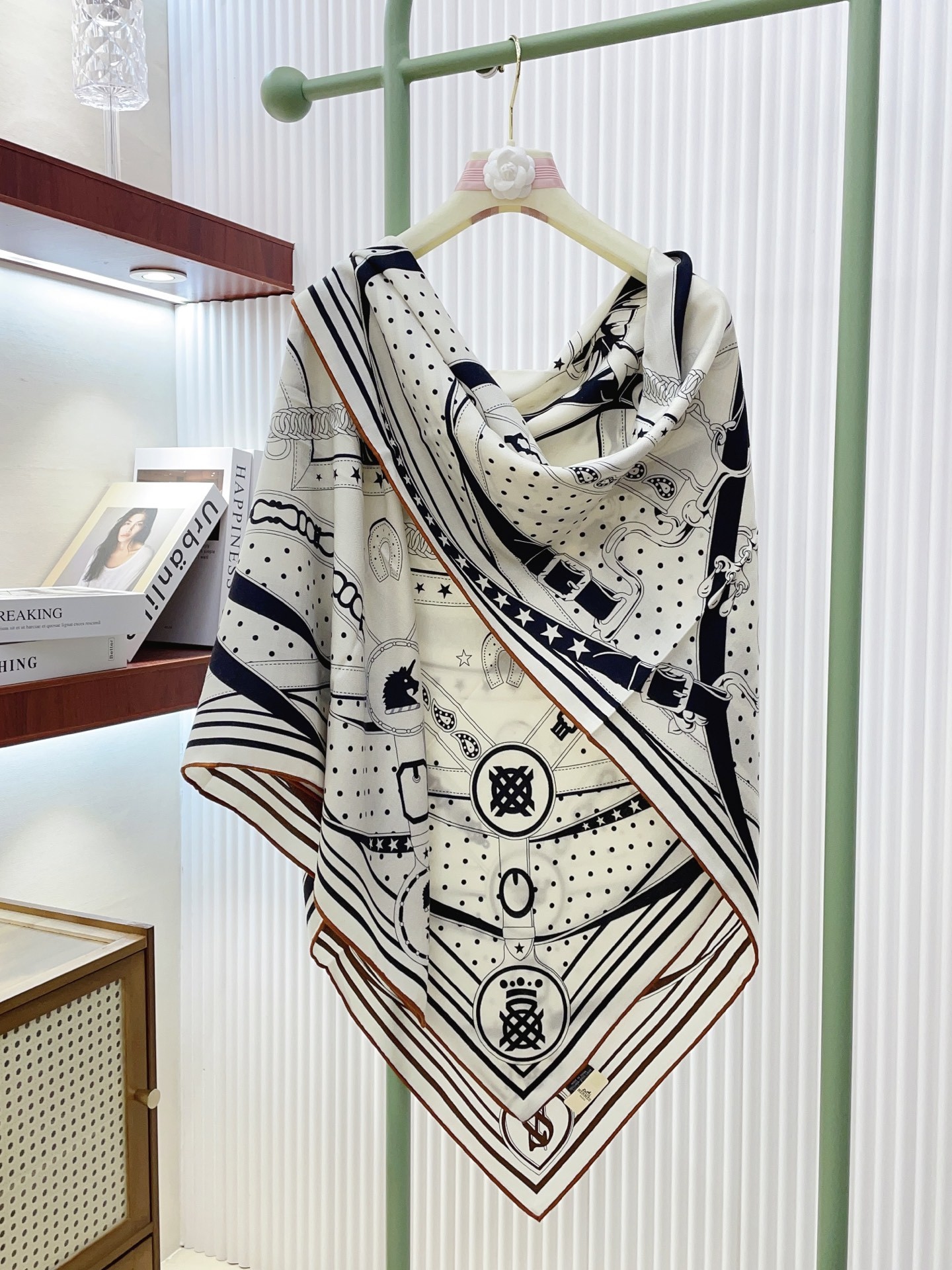 ✨✨【双面异色 丝毛款】H家羊绒新款 买了都说好看‼️推荐💕【清晨漫步 140】羊绒方巾‼️H家ZG爆款