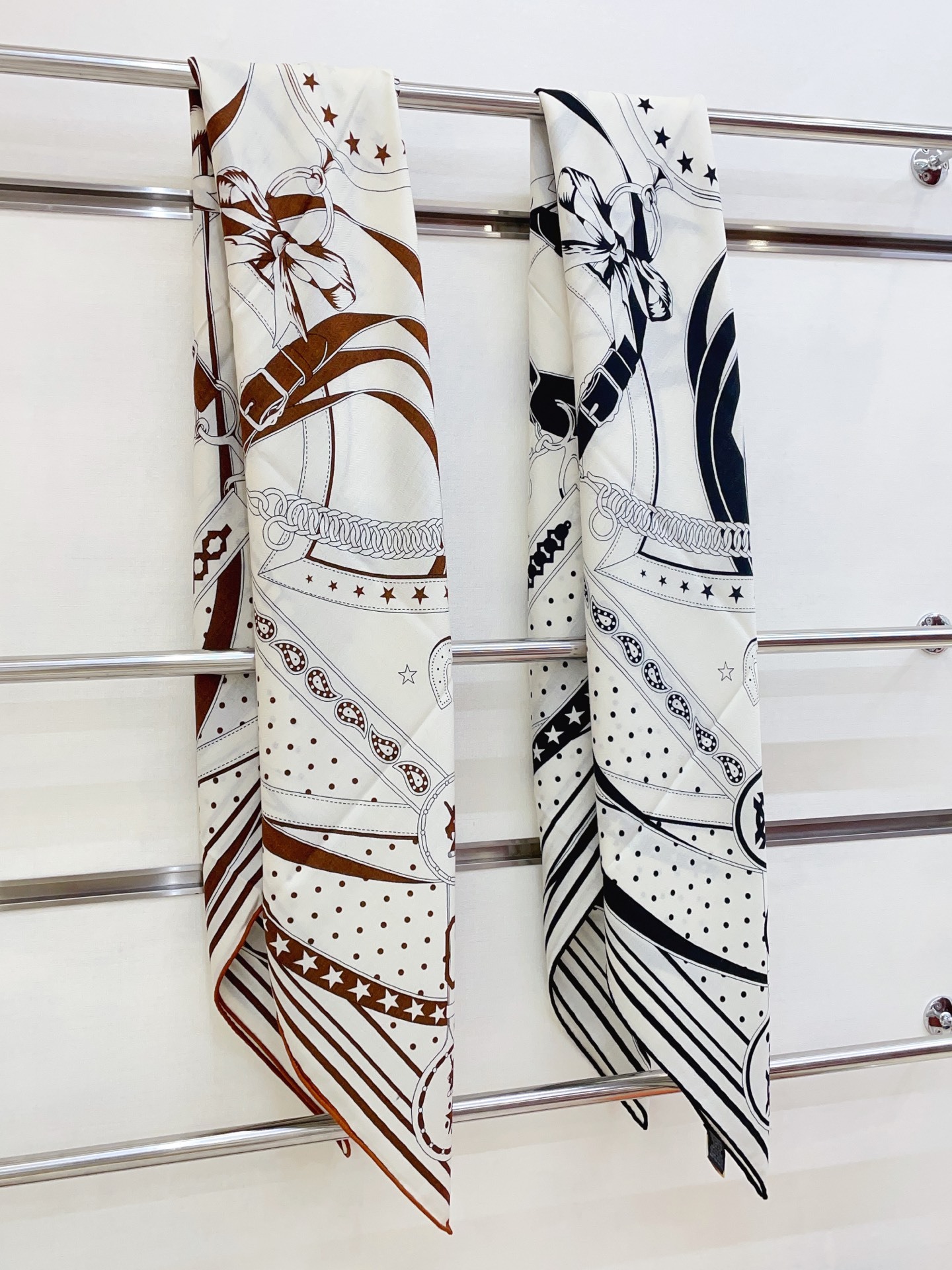 ✨✨【双面异色 丝毛款】H家羊绒新款 买了都说好看‼️推荐💕【清晨漫步 140】羊绒方巾‼️H家ZG爆款