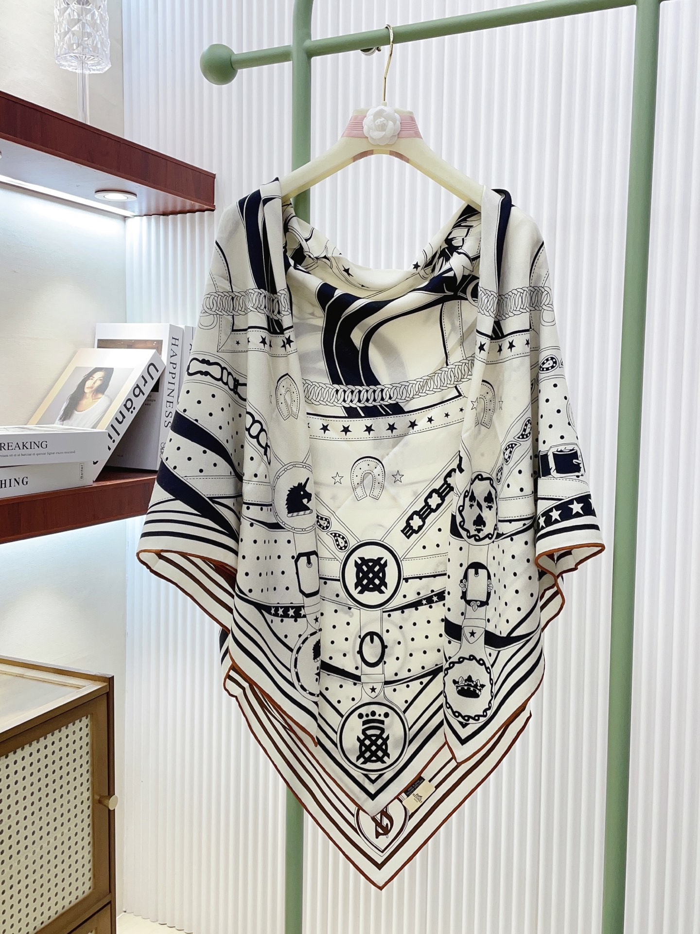 ✨✨【双面异色 丝毛款】H家羊绒新款 买了都说好看‼️推荐💕【清晨漫步 140】羊绒方巾‼️H家ZG爆款