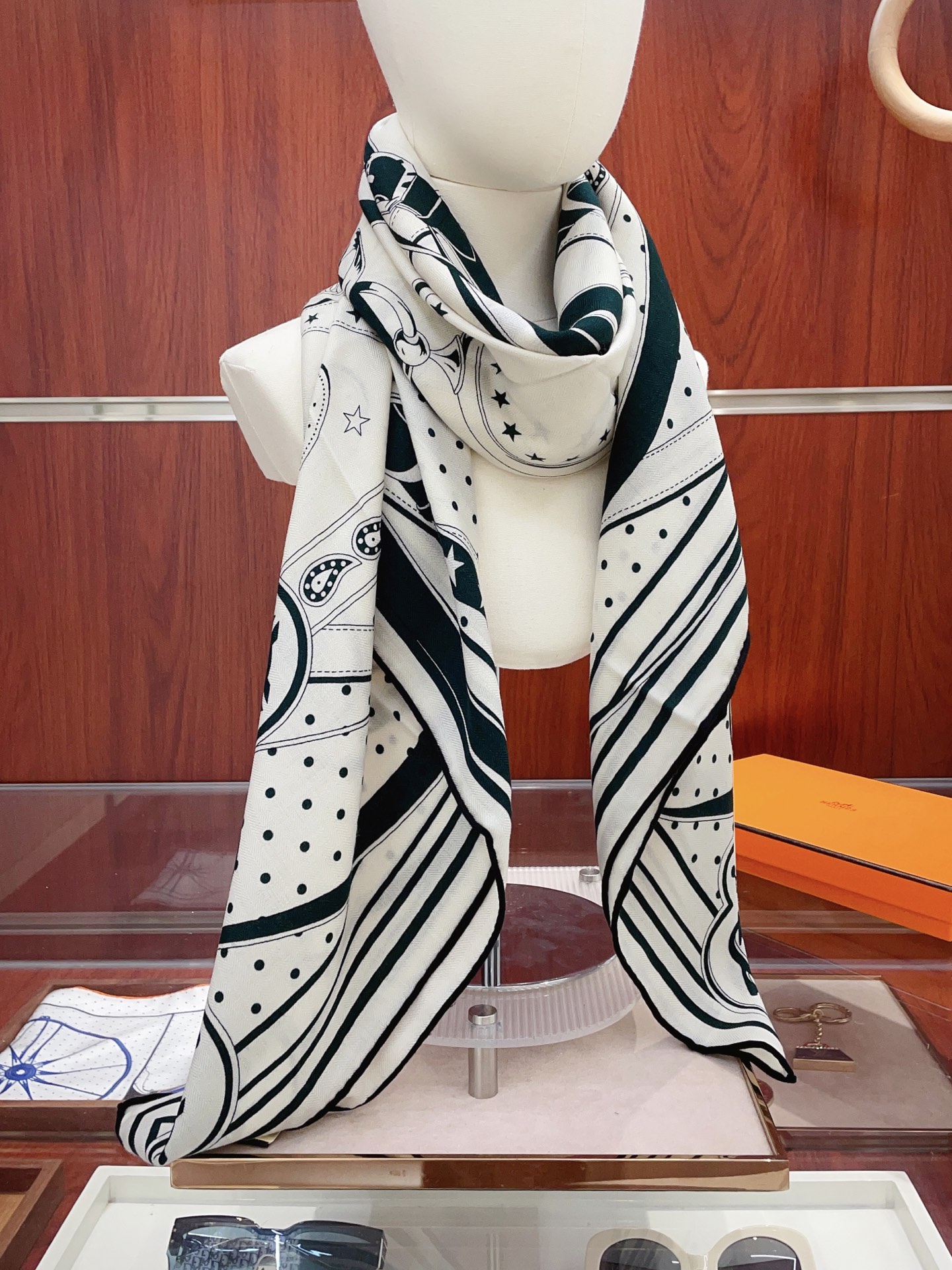 ✨✨【双面异色 丝毛款】H家羊绒新款 买了都说好看‼️推荐💕【清晨漫步 140】羊绒方巾‼️H家ZG爆款