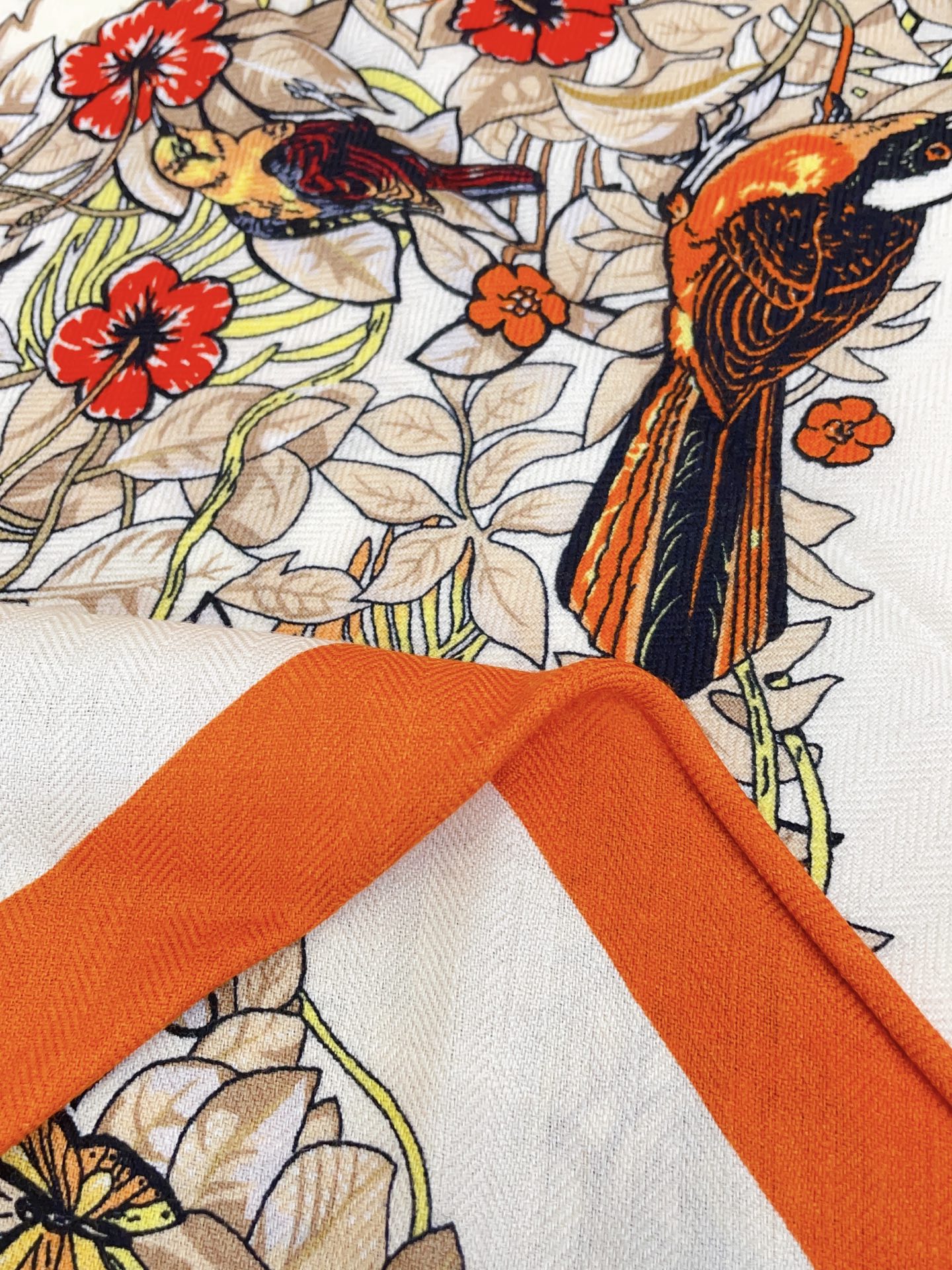 ✨✨【加厚丝毛款 双面同色】上新💏顶级H家专柜最新款【丛林之爱 大三角巾】多功能三角巾 🎀🎀，色彩明丽，