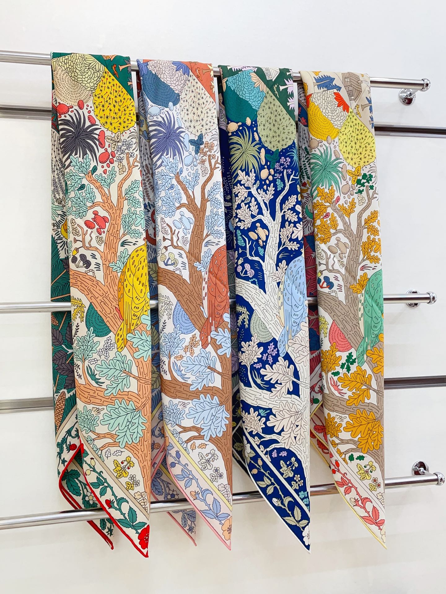 ✨✨【双面同色 丝毛款】H家羊绒新款 买了都说好看‼️推荐💕【于月神之杯 140】羊绒方巾‼️H家ZG爆