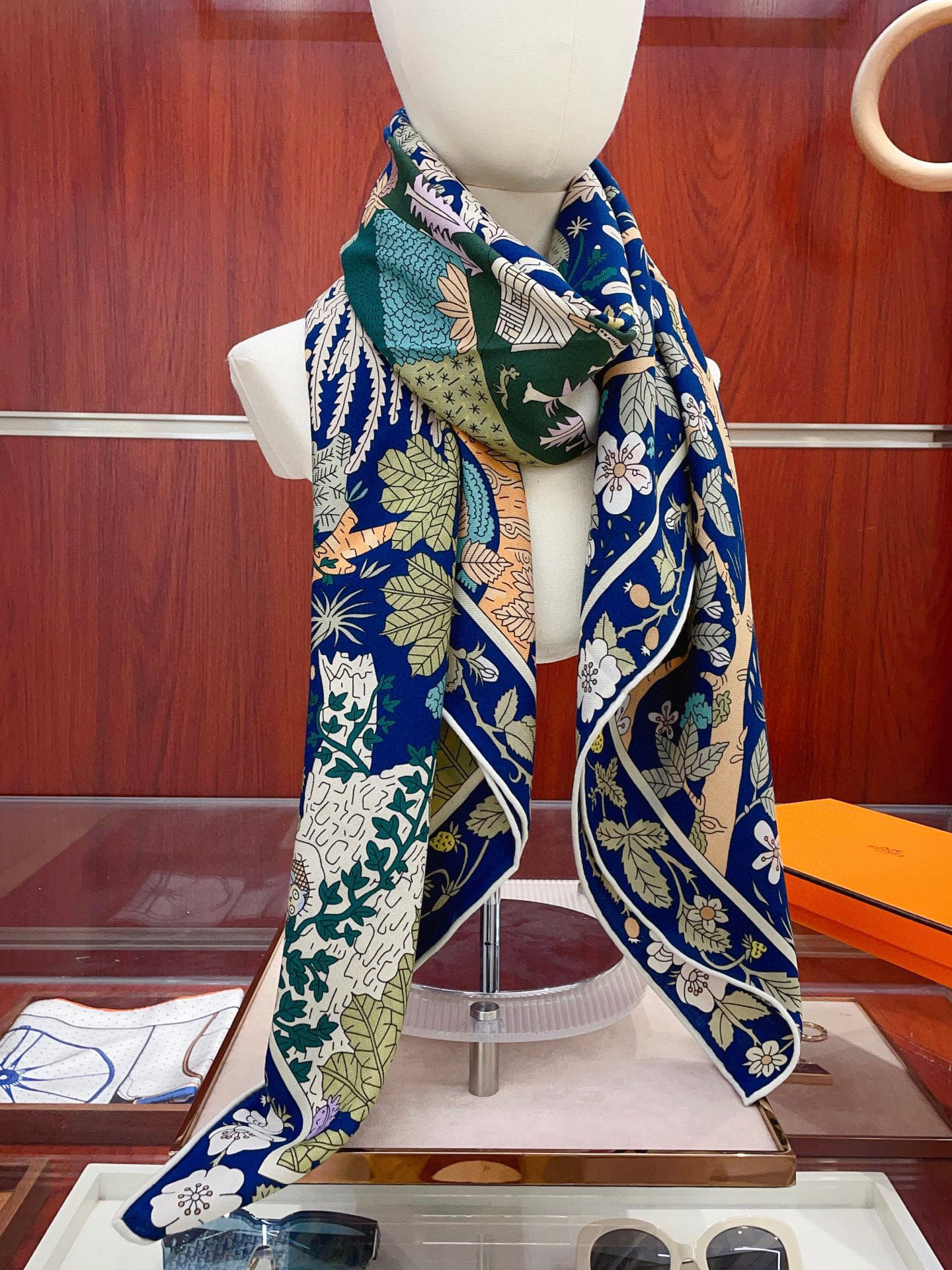 ✨✨【双面同色 丝毛款】H家羊绒新款 买了都说好看‼️推荐💕【于月神之杯 140】羊绒方巾‼️H家ZG爆