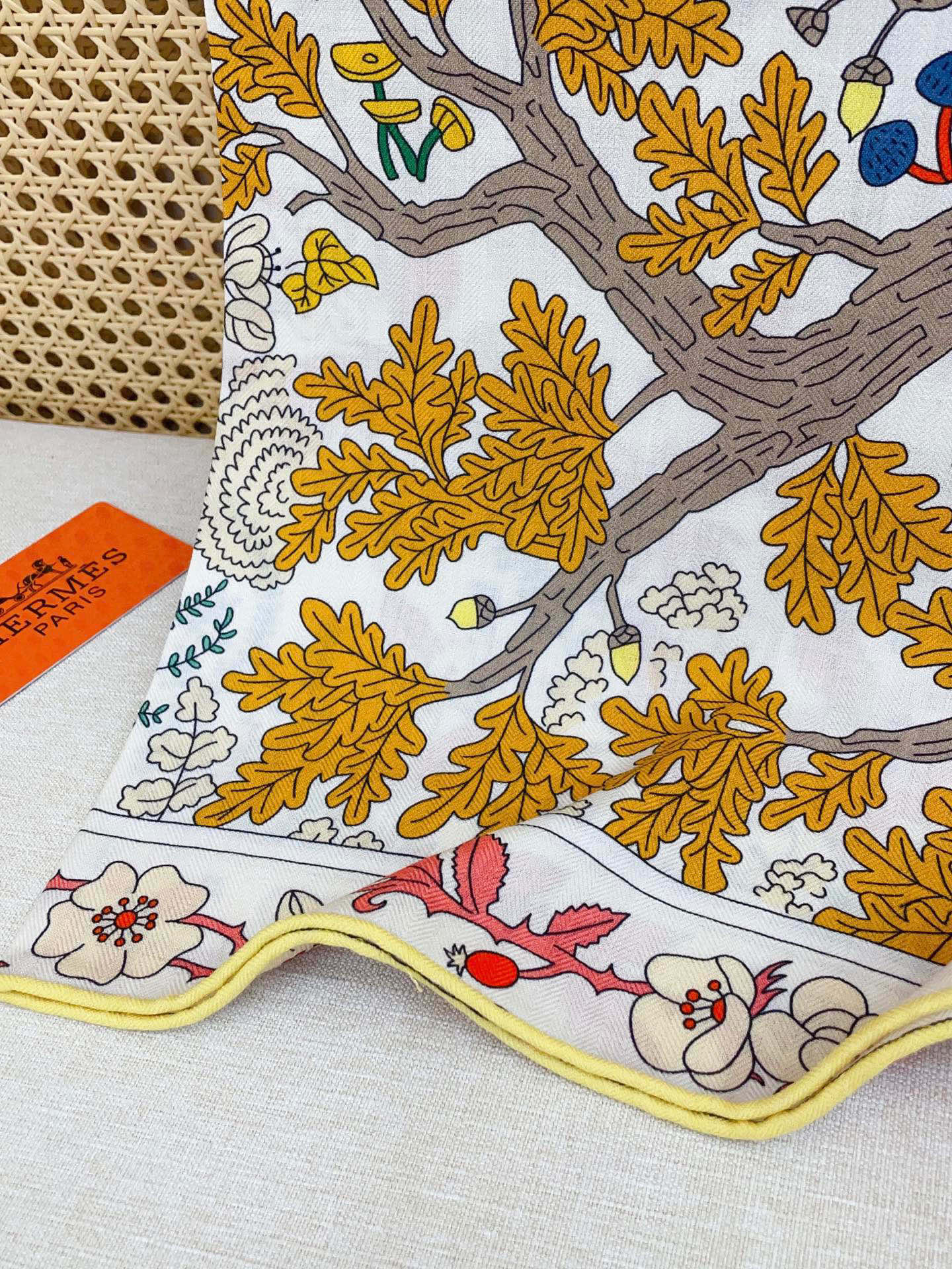 ✨✨【双面同色 丝毛款】H家羊绒新款 买了都说好看‼️推荐💕【于月神之杯 140】羊绒方巾‼️H家ZG爆