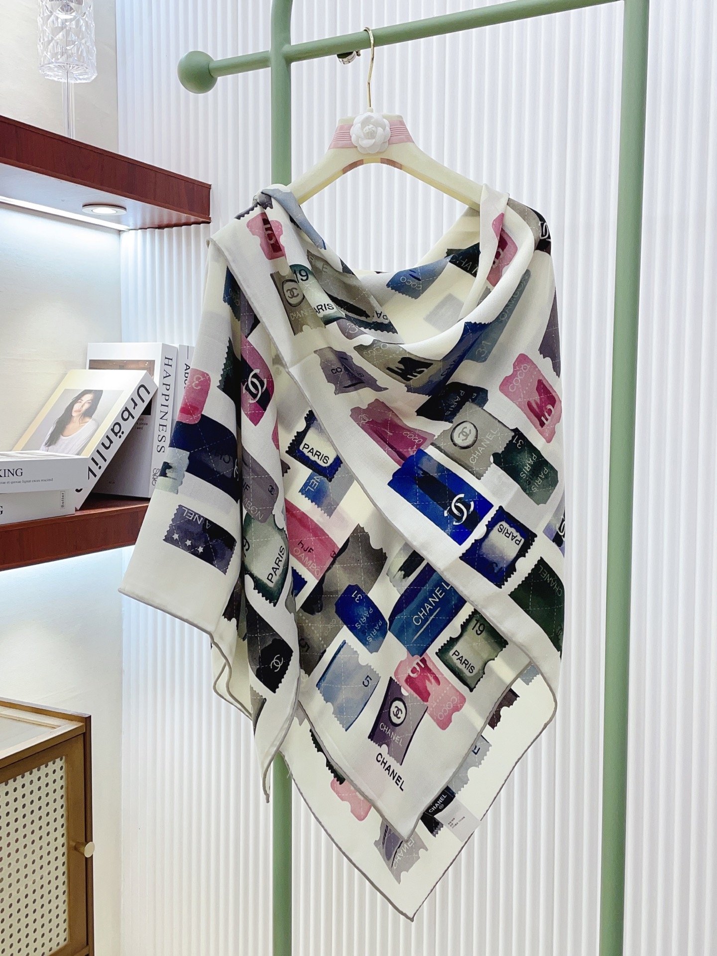 ✨✨【双面同色 丝毛款】小香 羊绒方巾‼️抢‼️VIP推荐 ‼️👍下手一定要快【高端 大爱 ‼️纯羊绒 