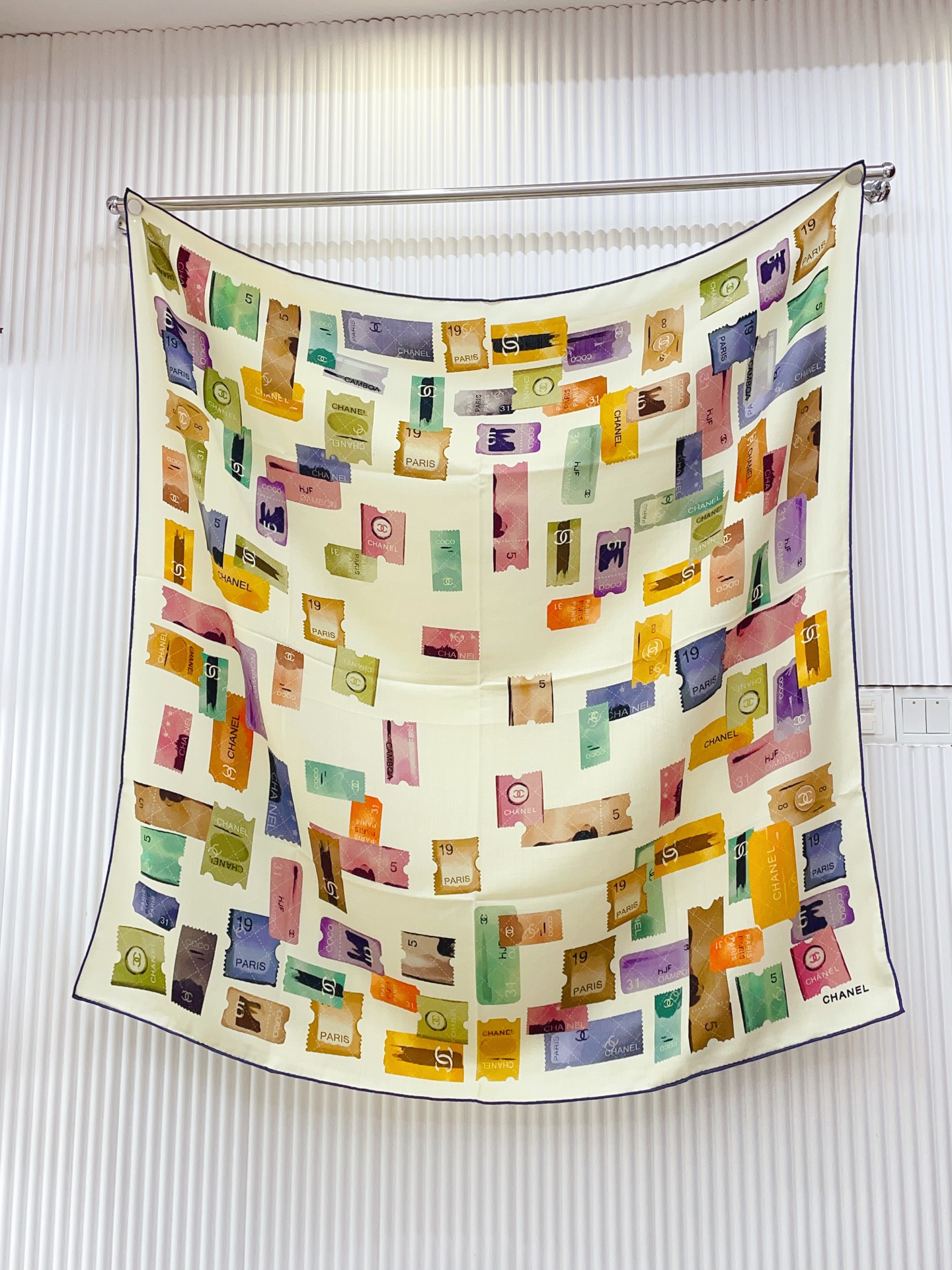 ✨✨【双面同色 丝毛款】小香 羊绒方巾‼️抢‼️VIP推荐 ‼️👍下手一定要快【高端 大爱 ‼️纯羊绒 