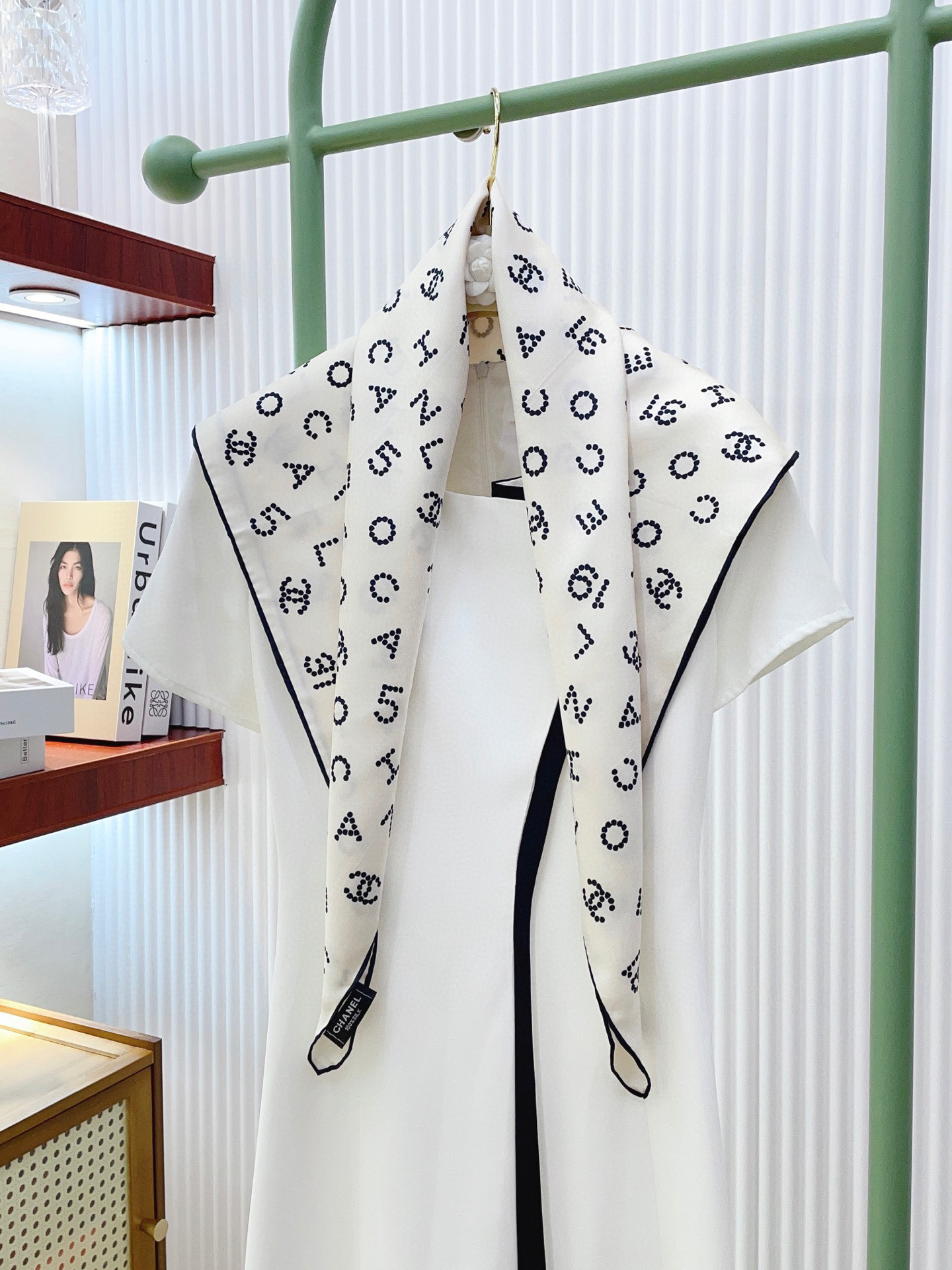 ✨✨【18姆米 双面同色】新款CH【黑白字母图案】‼️美翻了[流泪]御用殿堂级极品‼️经典元素图案设计风