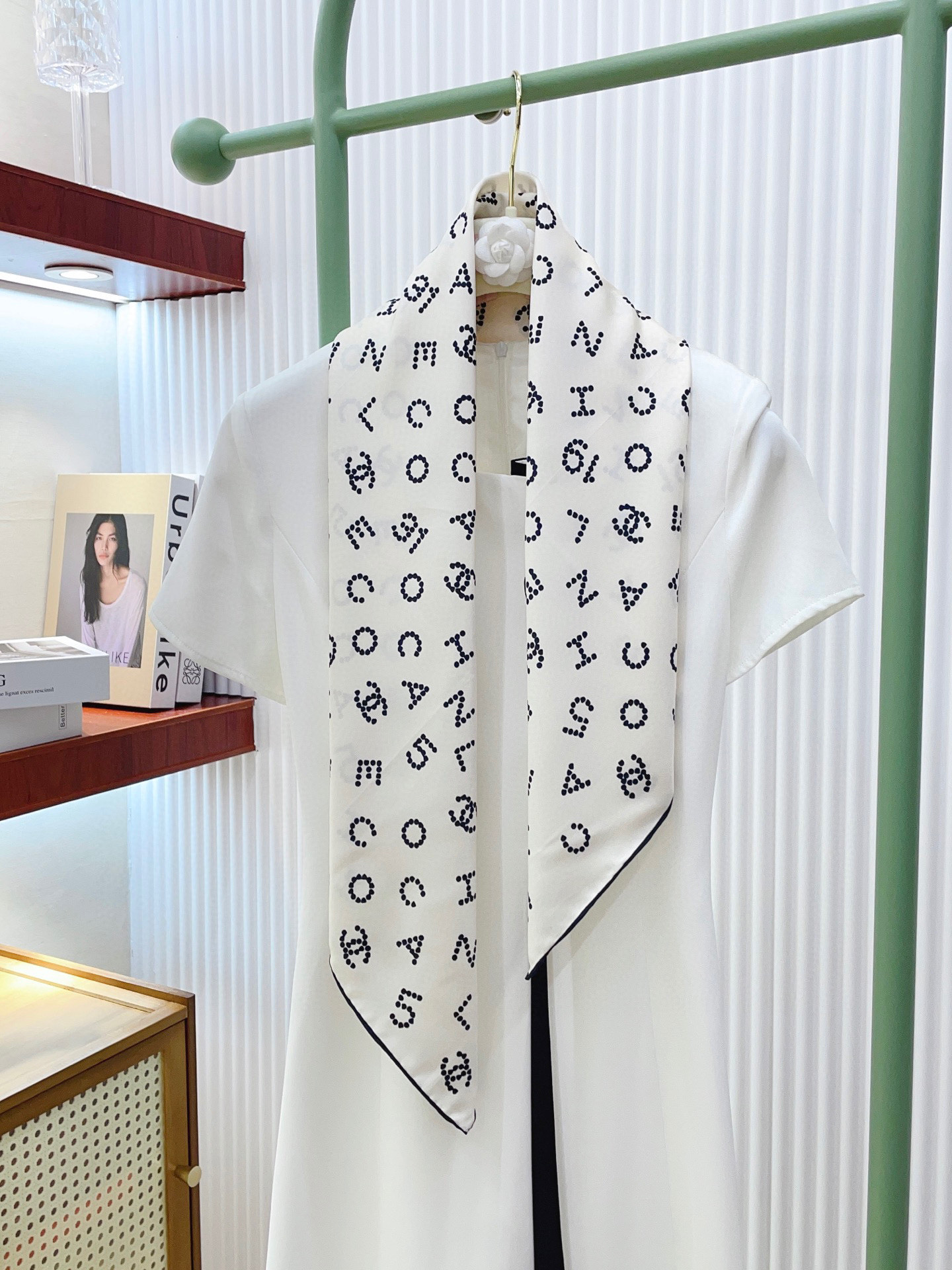 ✨✨【18姆米 双面同色】新款CH【黑白字母图案】‼️美翻了[流泪]御用殿堂级极品‼️经典元素图案设计风