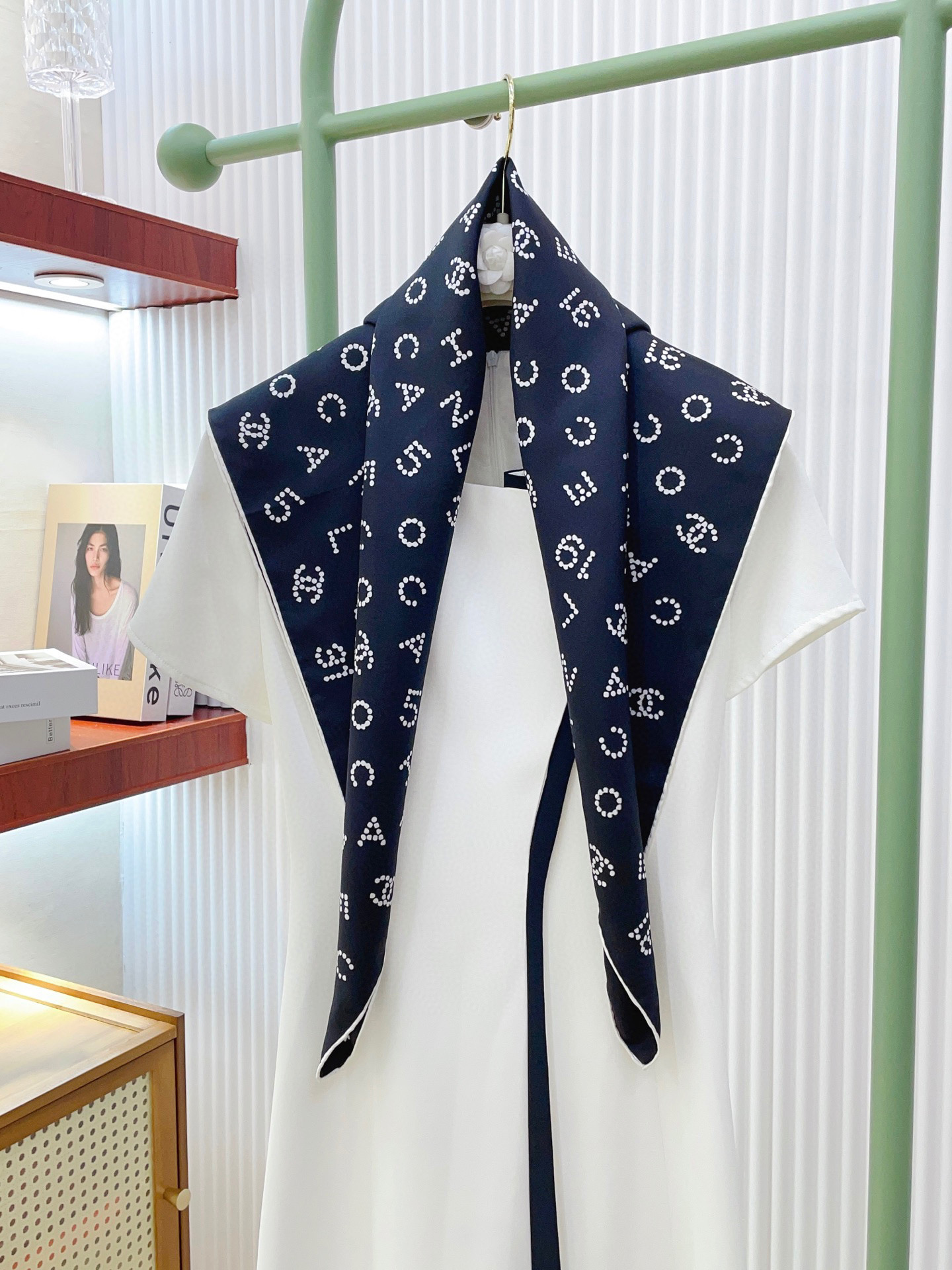 ✨✨【18姆米 双面同色】新款CH【黑白字母图案】‼️美翻了[流泪]御用殿堂级极品‼️经典元素图案设计风