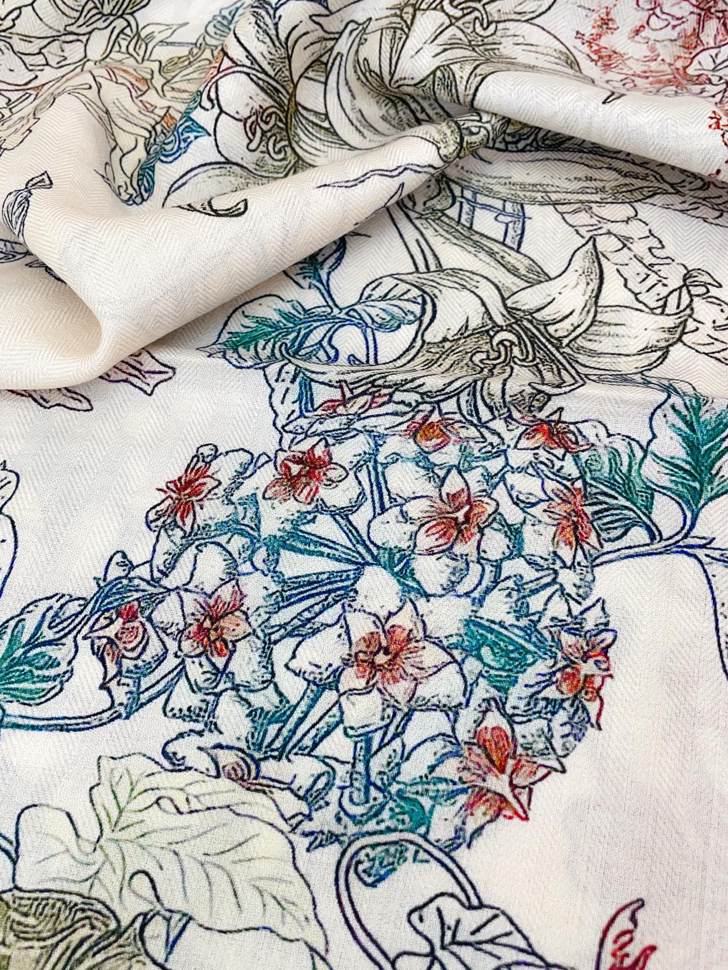 ✨✨【双面同色 丝毛款】H家羊绒新款 买了都说好看‼️推荐💕【城市花园 140】羊绒方巾‼️H家ZG爆款