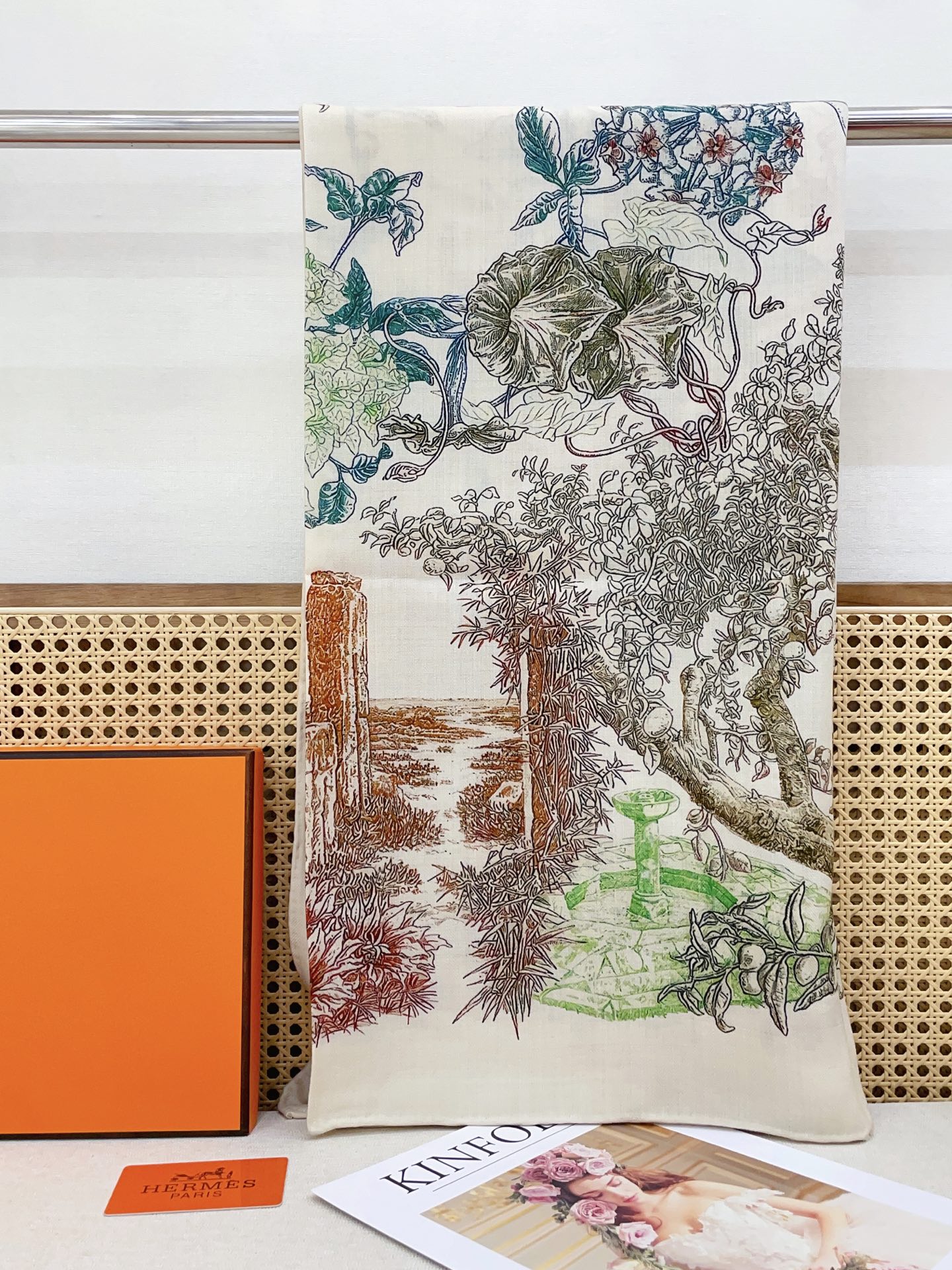 ✨✨【双面同色 丝毛款】H家羊绒新款 买了都说好看‼️推荐💕【城市花园 140】羊绒方巾‼️H家ZG爆款