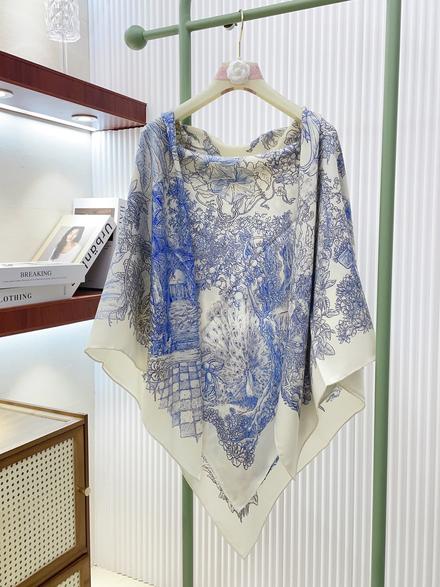 ✨✨【双面同色 丝毛款】H家羊绒新款 买了都说好看‼️推荐💕【城市花园 140】羊绒方巾‼️H家ZG爆款