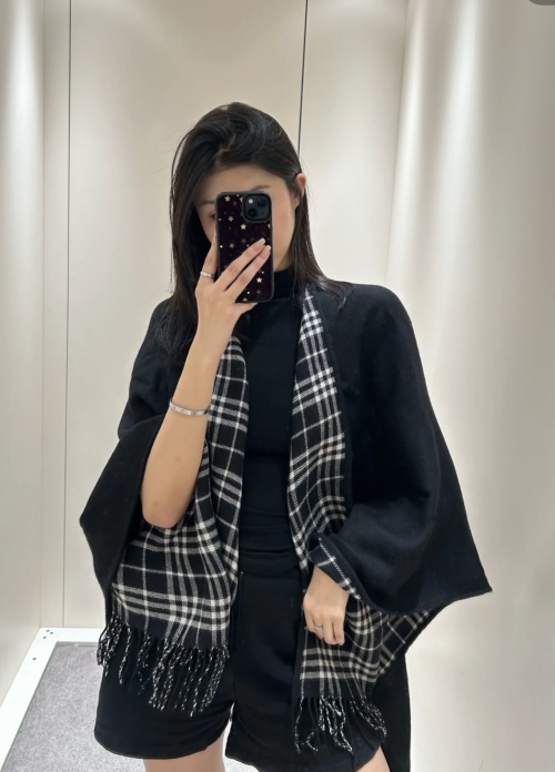 Elegant Women's Double-Sided Plaid Cape - Versatile & Luxurious 1 Elegant Women's Double-Sided Plaid Cape - Versatile & Luxurious