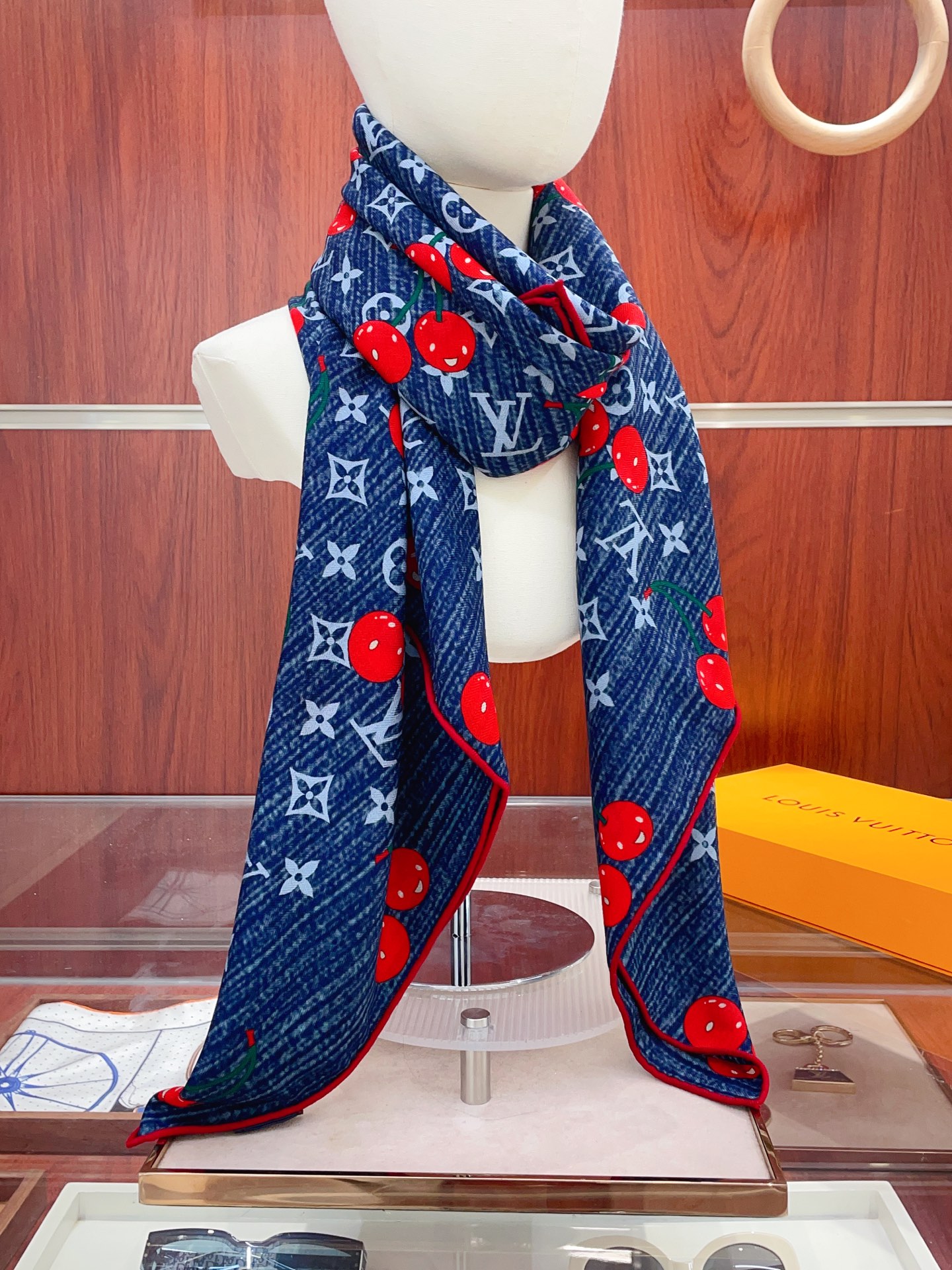 NO:341349,Blue [Double-sided and same color, silk wool style] L-home cashmere new style, it is said to be good to buy, recommended, double-sided and same color cashmere square scarf, donkey family ZG popular three-dimensional presentation pattern, pattern, real high grade, special craftsmanship, high-end research and development, and stunningly advanced technology processing is loved by white and rich beauty. Whether it is quality, style, price, they scream, super high cost performance, absolutely worth buying, size 140cm*140cm, 70 cashmere silk high-version scarf, high-version scarf, louis vuitton, louis vuitton, louis vuitton, louis vuitton, real silk19860909蓝色【双面同色 丝毛款】L家羊绒新款 买了都说好看推荐双面同色羊绒方巾驴家ZG爆款立体呈现图案纹路实物档次极高特殊工艺高端研发惊艳问世特殊尖端工艺处理受到白富美的喜欢 无论是品质 款式 价格都令大牌控的她们尖叫 超高性价比 绝对值得入手尺寸140cm*140cm,70羊绒真丝高版本围巾,高版本围巾,louis vuitton,louis vuitton,louis vuitton,real silk,scarf