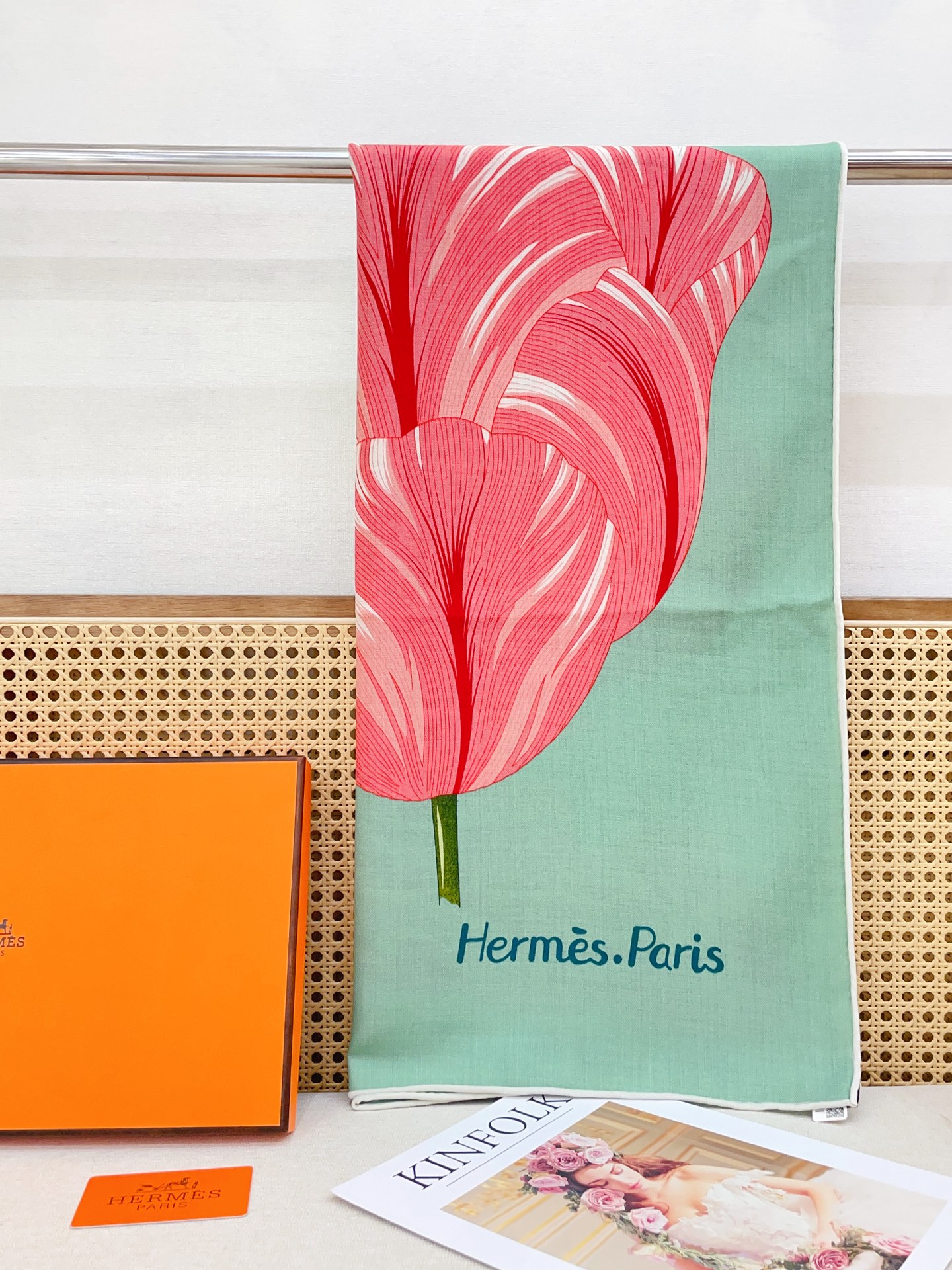 ✨✨【双面同色 丝毛款】H家羊绒新款 买了都说好看‼️推荐💕【郁金香花朵🌹 140】羊绒方巾‼️H家ZG