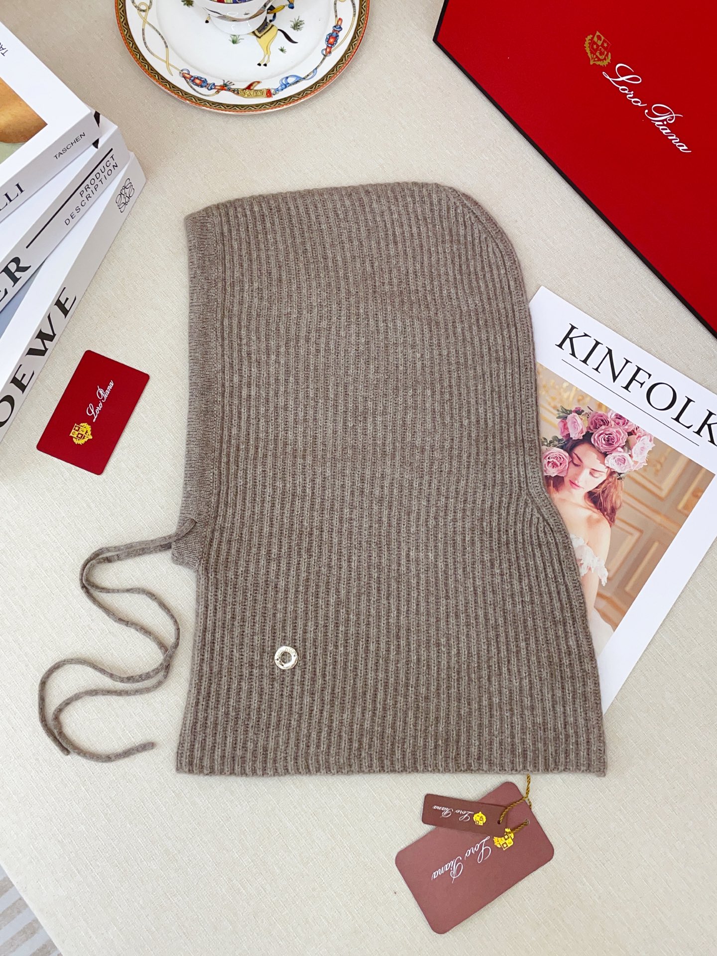 ✨✨牛货🐂【LP针织围脖连帽】‼️是围脖，又是帽子，松紧带设计，加厚纯羊绒非常舒适温暖，一次满足您多种保