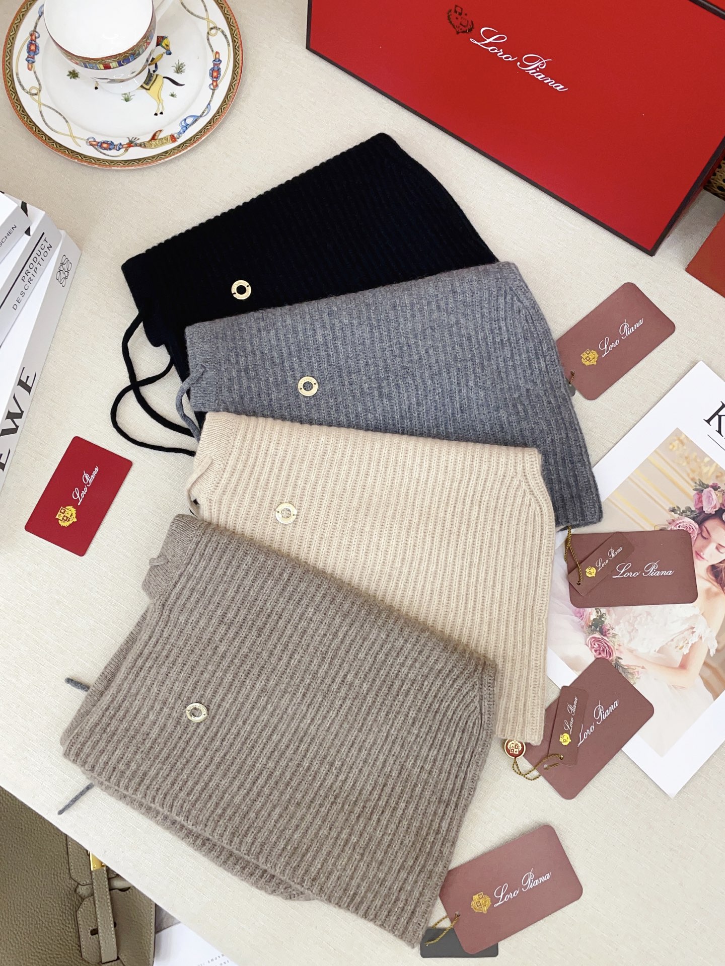 ✨✨牛货🐂【LP针织围脖连帽】‼️是围脖，又是帽子，松紧带设计，加厚纯羊绒非常舒适温暖，一次满足您多种保