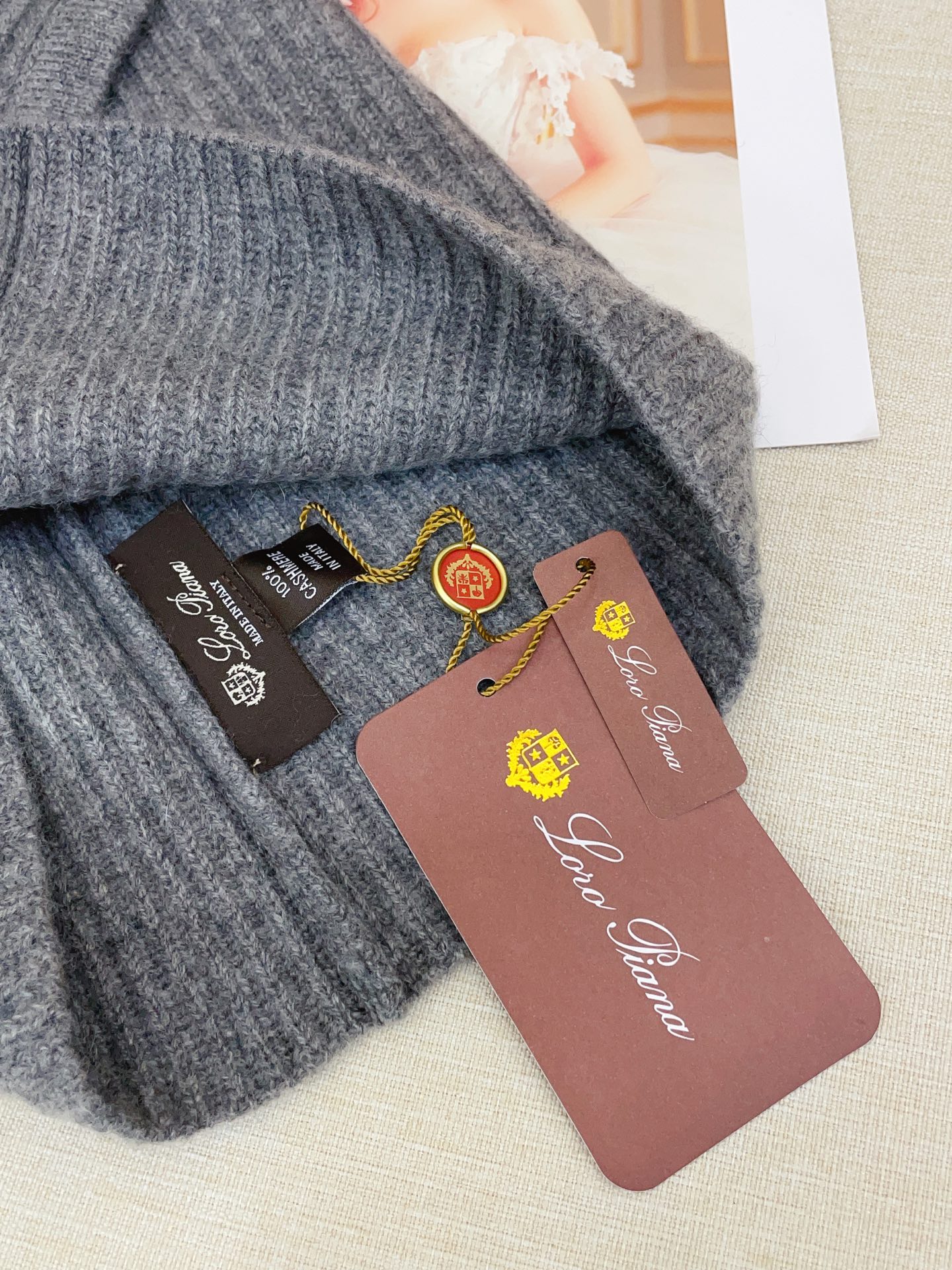 ✨✨牛货🐂【LP针织围脖连帽】‼️是围脖，又是帽子，松紧带设计，加厚纯羊绒非常舒适温暖，一次满足您多种保