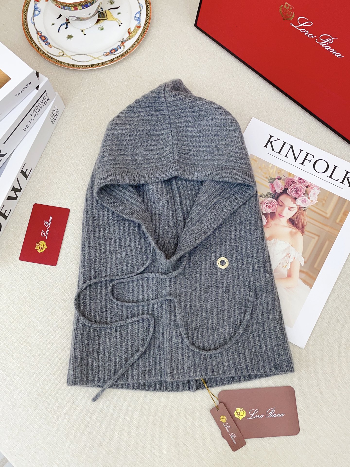 ✨✨牛货🐂【LP针织围脖连帽】‼️是围脖，又是帽子，松紧带设计，加厚纯羊绒非常舒适温暖，一次满足您多种保