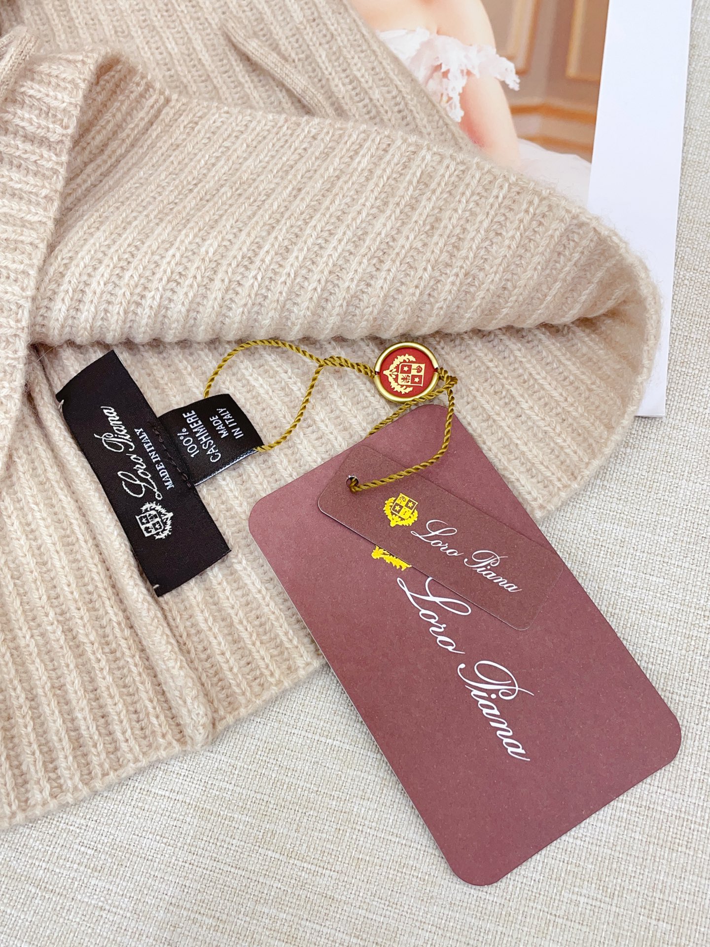 ✨✨牛货🐂【LP针织围脖连帽】‼️是围脖，又是帽子，松紧带设计，加厚纯羊绒非常舒适温暖，一次满足您多种保