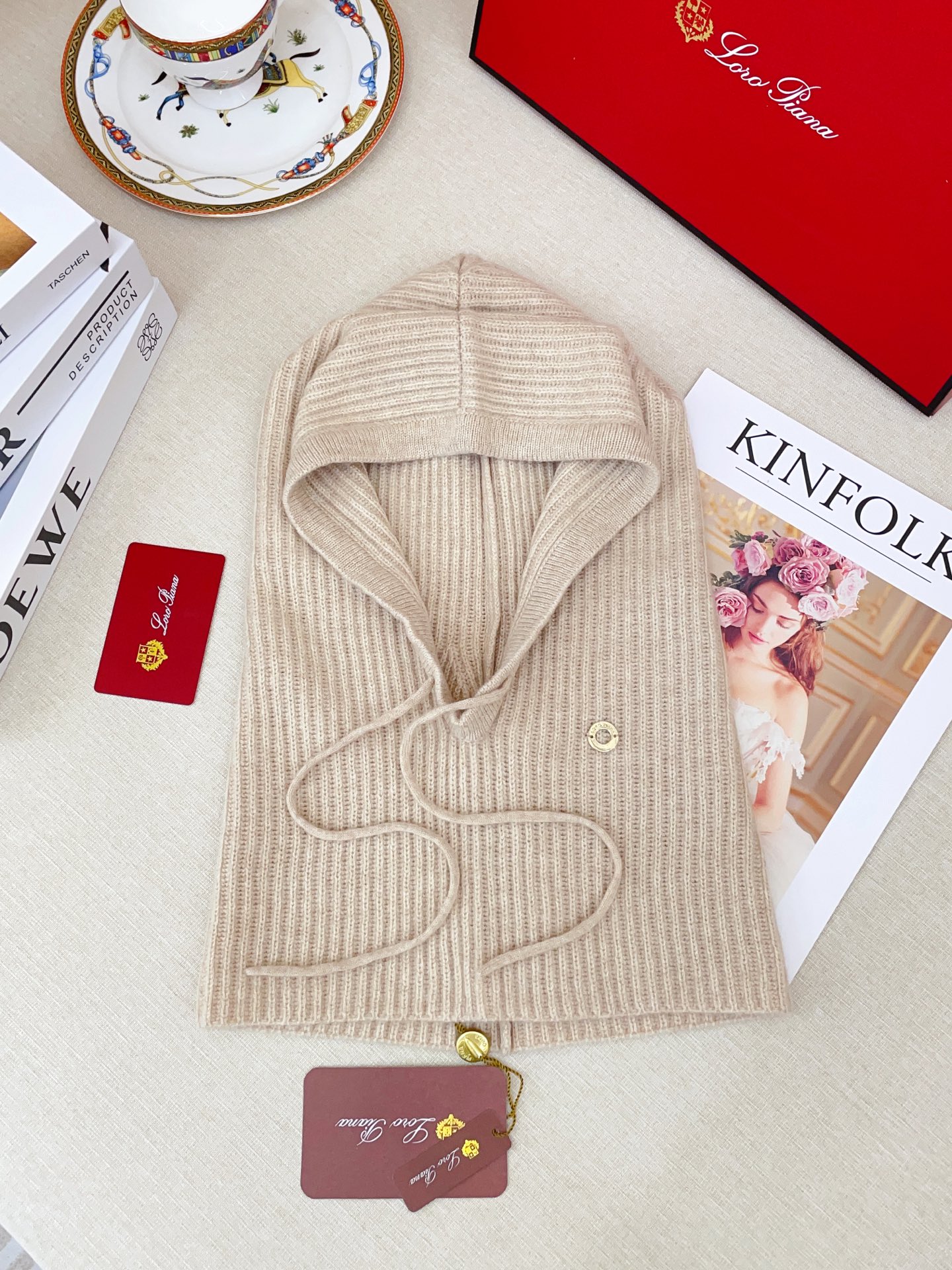 ✨✨牛货🐂【LP针织围脖连帽】‼️是围脖，又是帽子，松紧带设计，加厚纯羊绒非常舒适温暖，一次满足您多种保