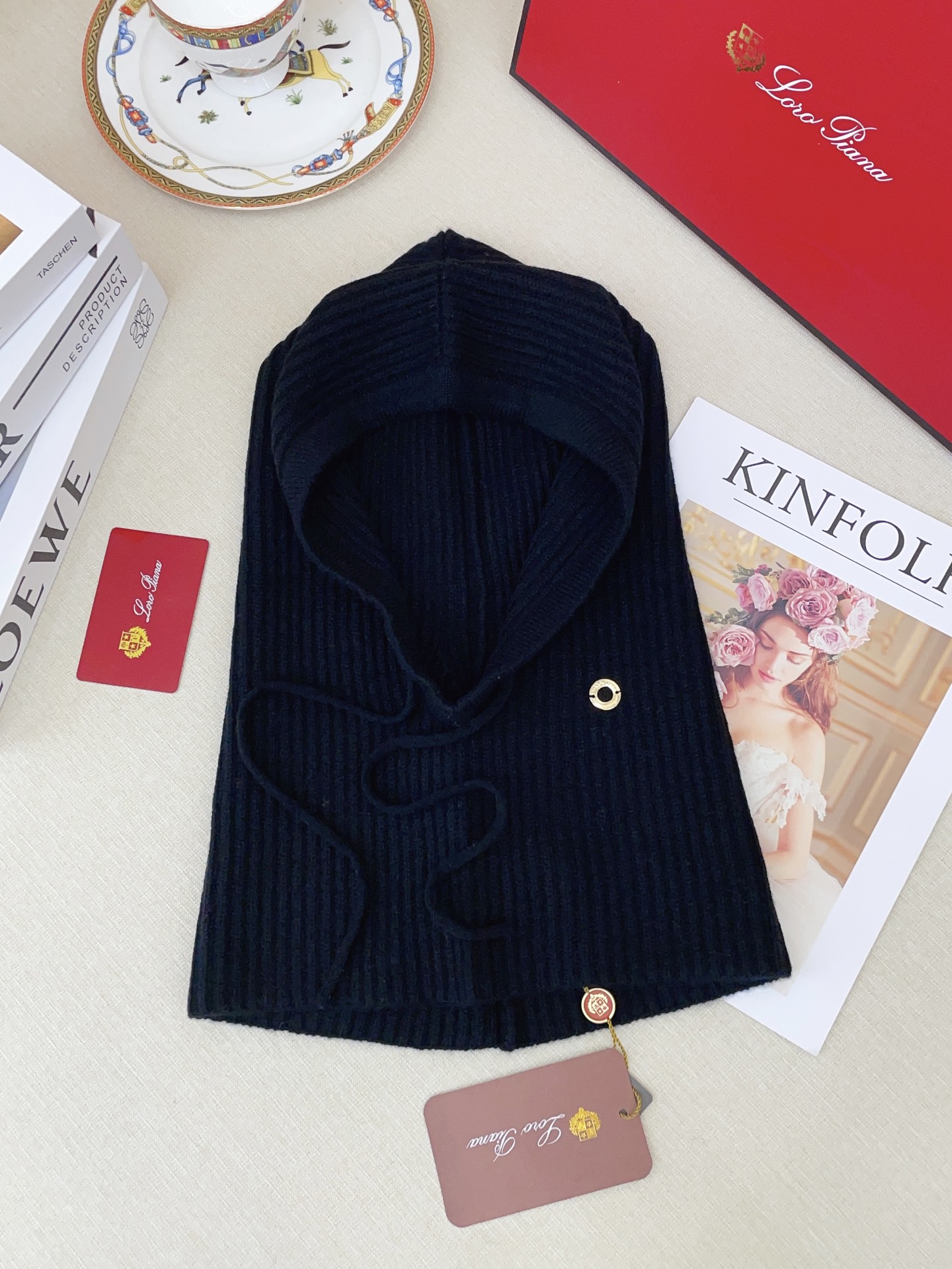 ✨✨牛货🐂【LP针织围脖连帽】‼️是围脖，又是帽子，松紧带设计，加厚纯羊绒非常舒适温暖，一次满足您多种保