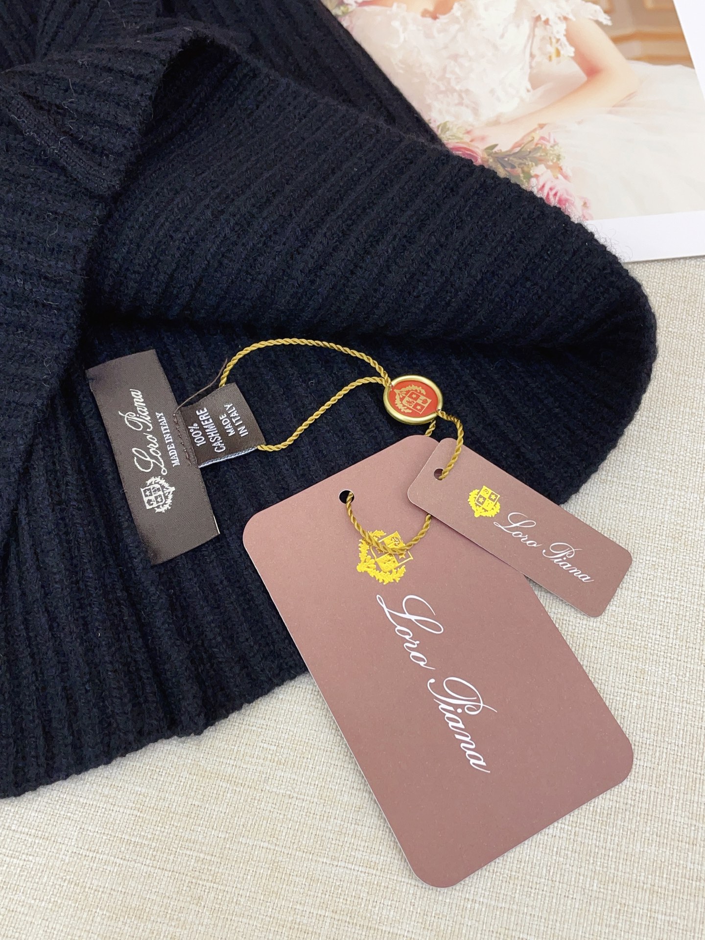 ✨✨牛货🐂【LP针织围脖连帽】‼️是围脖，又是帽子，松紧带设计，加厚纯羊绒非常舒适温暖，一次满足您多种保