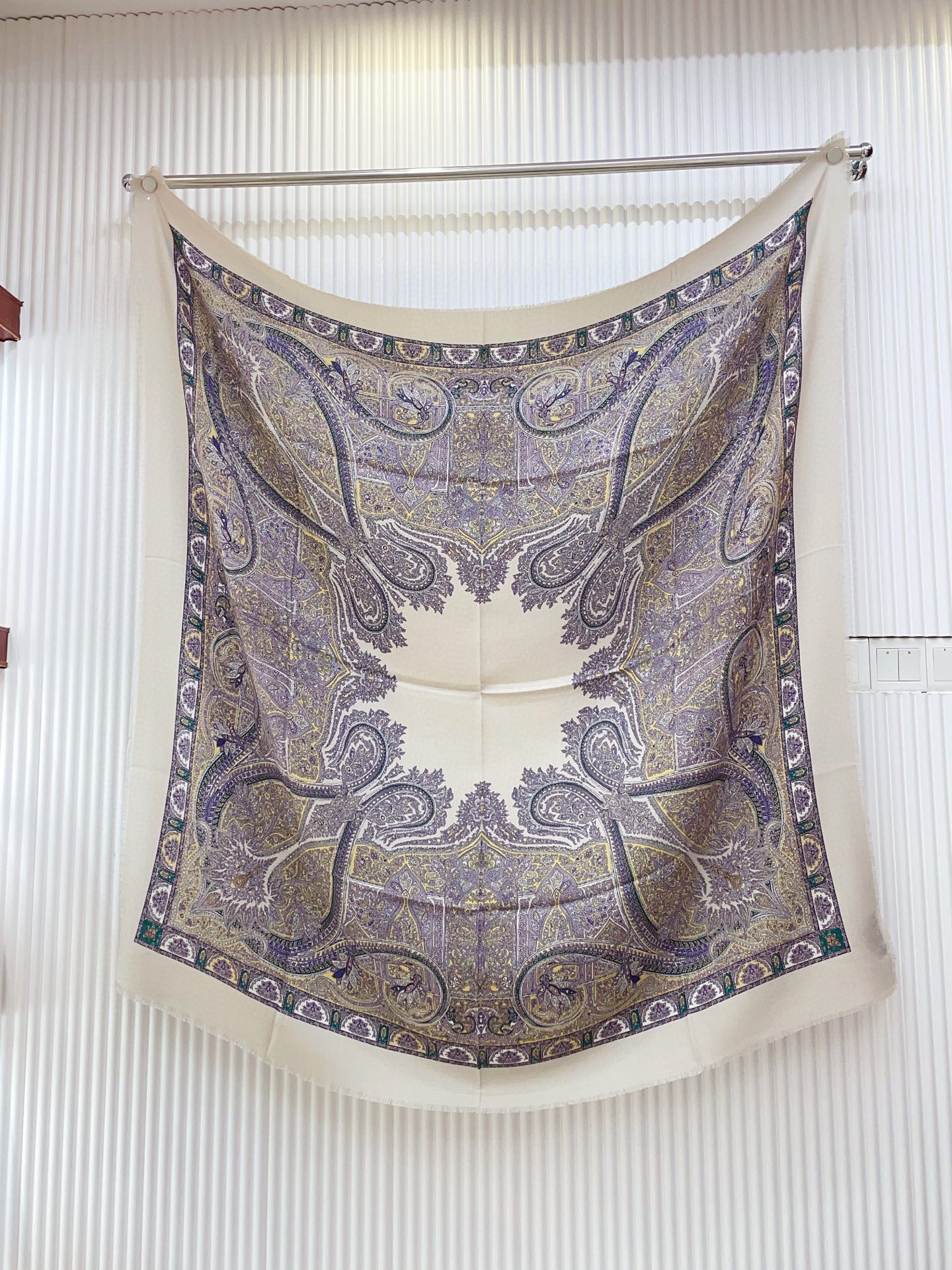 ✨✨低调高奢❗️无论在哪种场合，都能变得高雅有品，超有品味的单品❗️极品精英高手级别的时髦感围巾❗️这款