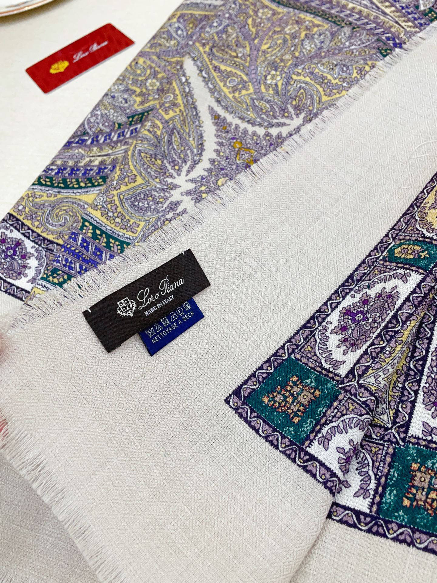 ✨✨低调高奢❗️无论在哪种场合，都能变得高雅有品，超有品味的单品❗️极品精英高手级别的时髦感围巾❗️这款