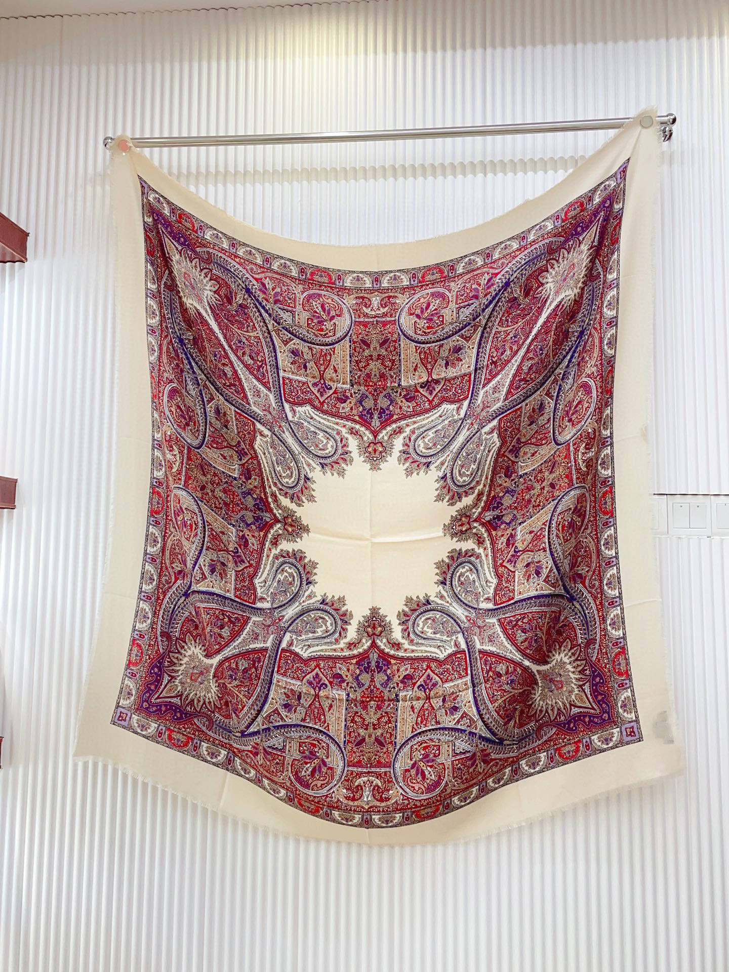 ✨✨低调高奢❗️无论在哪种场合，都能变得高雅有品，超有品味的单品❗️极品精英高手级别的时髦感围巾❗️这款