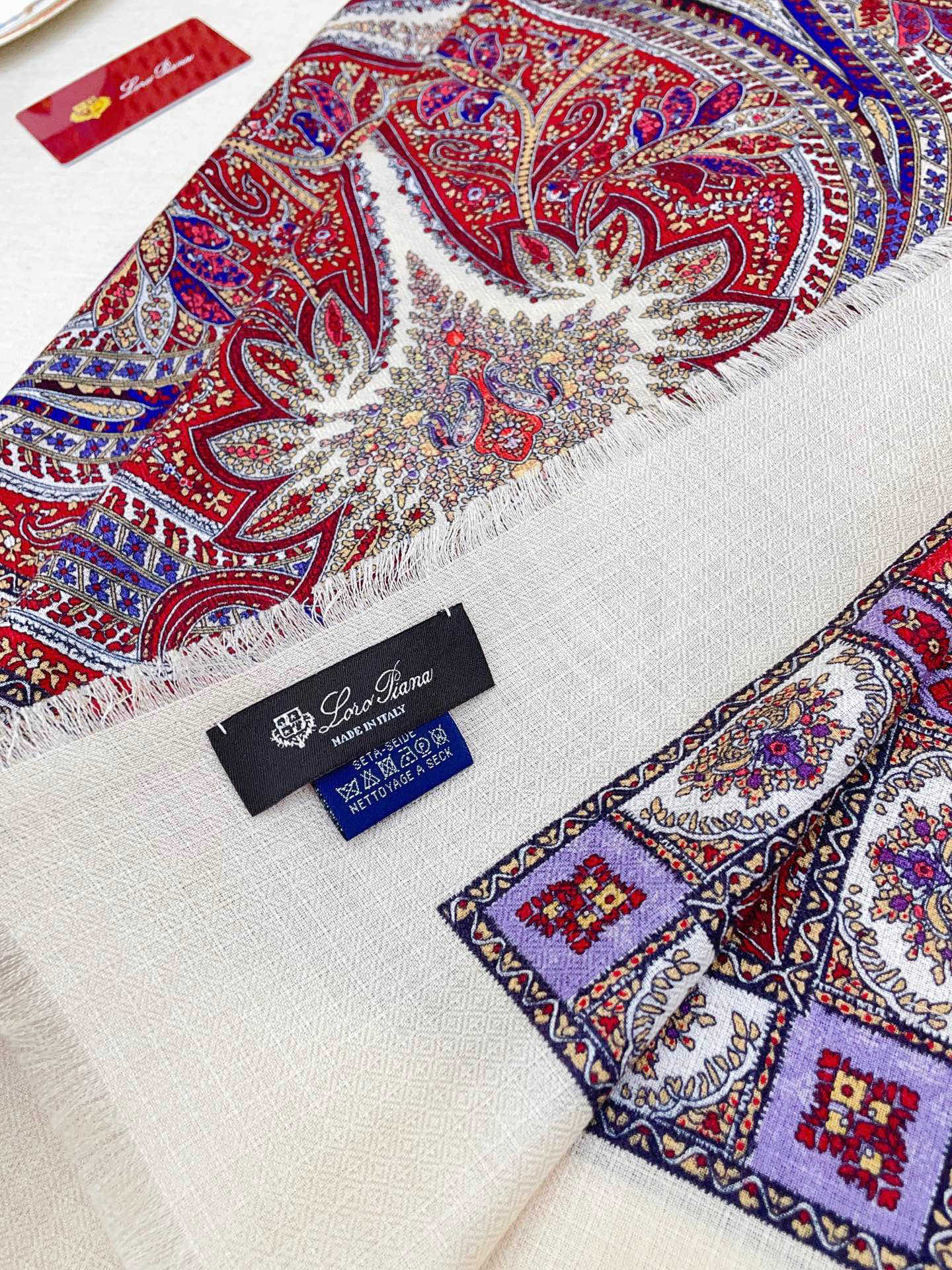 ✨✨低调高奢❗️无论在哪种场合，都能变得高雅有品，超有品味的单品❗️极品精英高手级别的时髦感围巾❗️这款