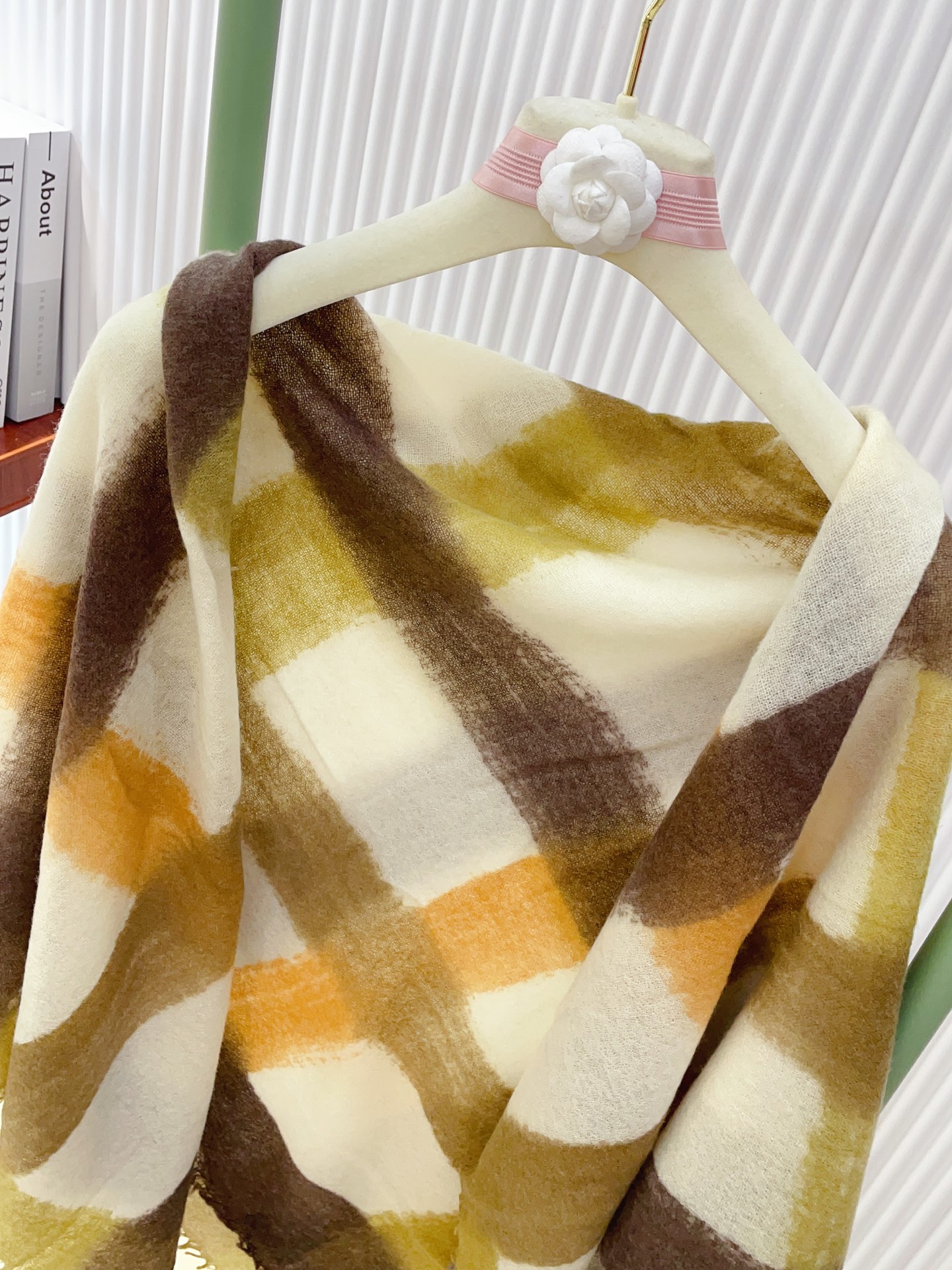 ✨✨H家羊绒大方巾❗️【手绘条纹方巾】极力推荐款‼️重磅进口纯羊绒围巾，最好的羊绒纤维，没有一丝杂色，真