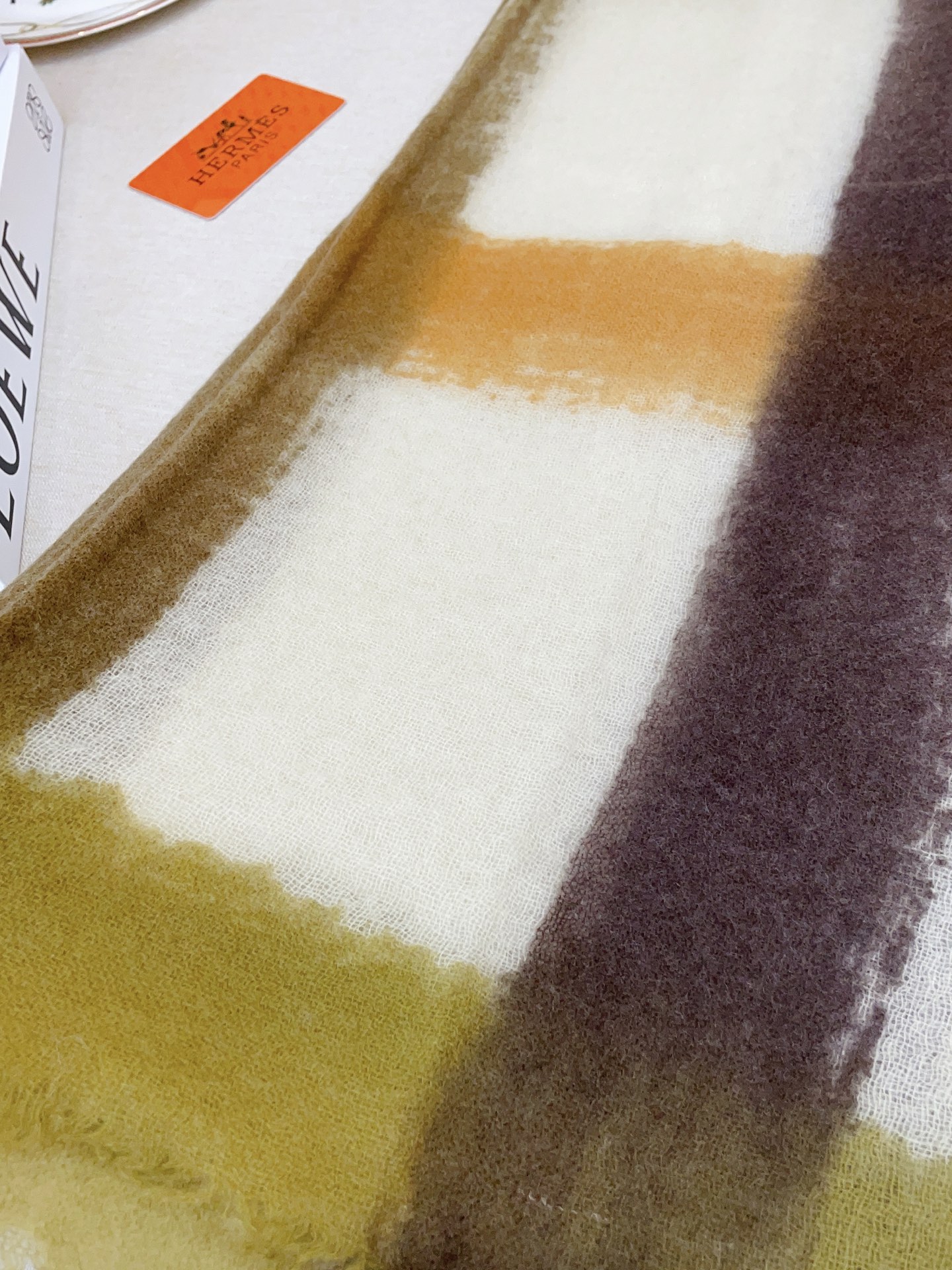 ✨✨H家羊绒大方巾❗️【手绘条纹方巾】极力推荐款‼️重磅进口纯羊绒围巾，最好的羊绒纤维，没有一丝杂色，真