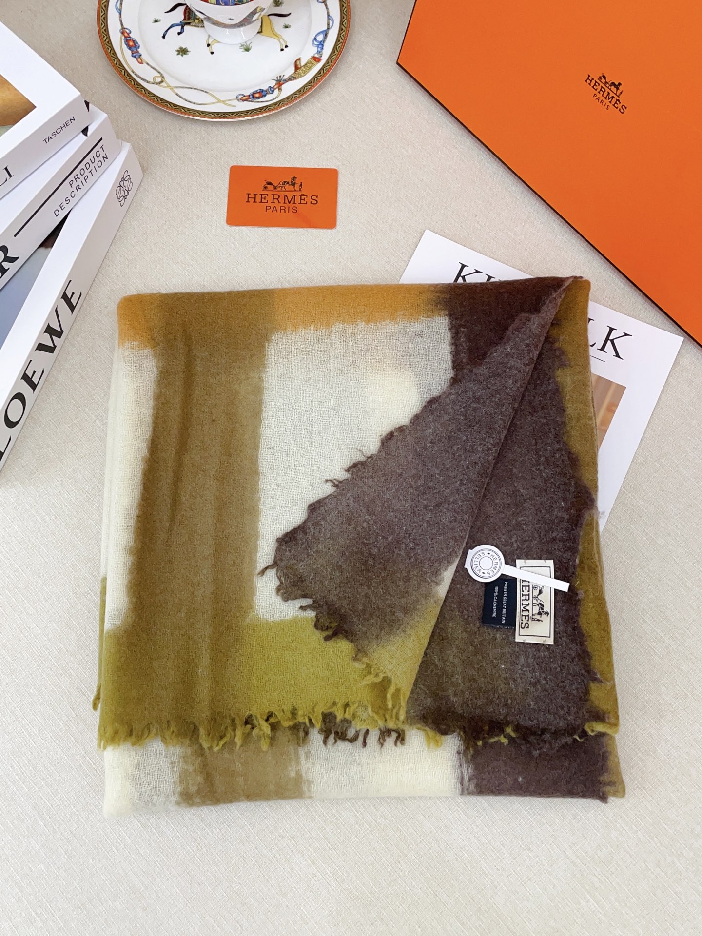 ✨✨H家羊绒大方巾❗️【手绘条纹方巾】极力推荐款‼️重磅进口纯羊绒围巾，最好的羊绒纤维，没有一丝杂色，真