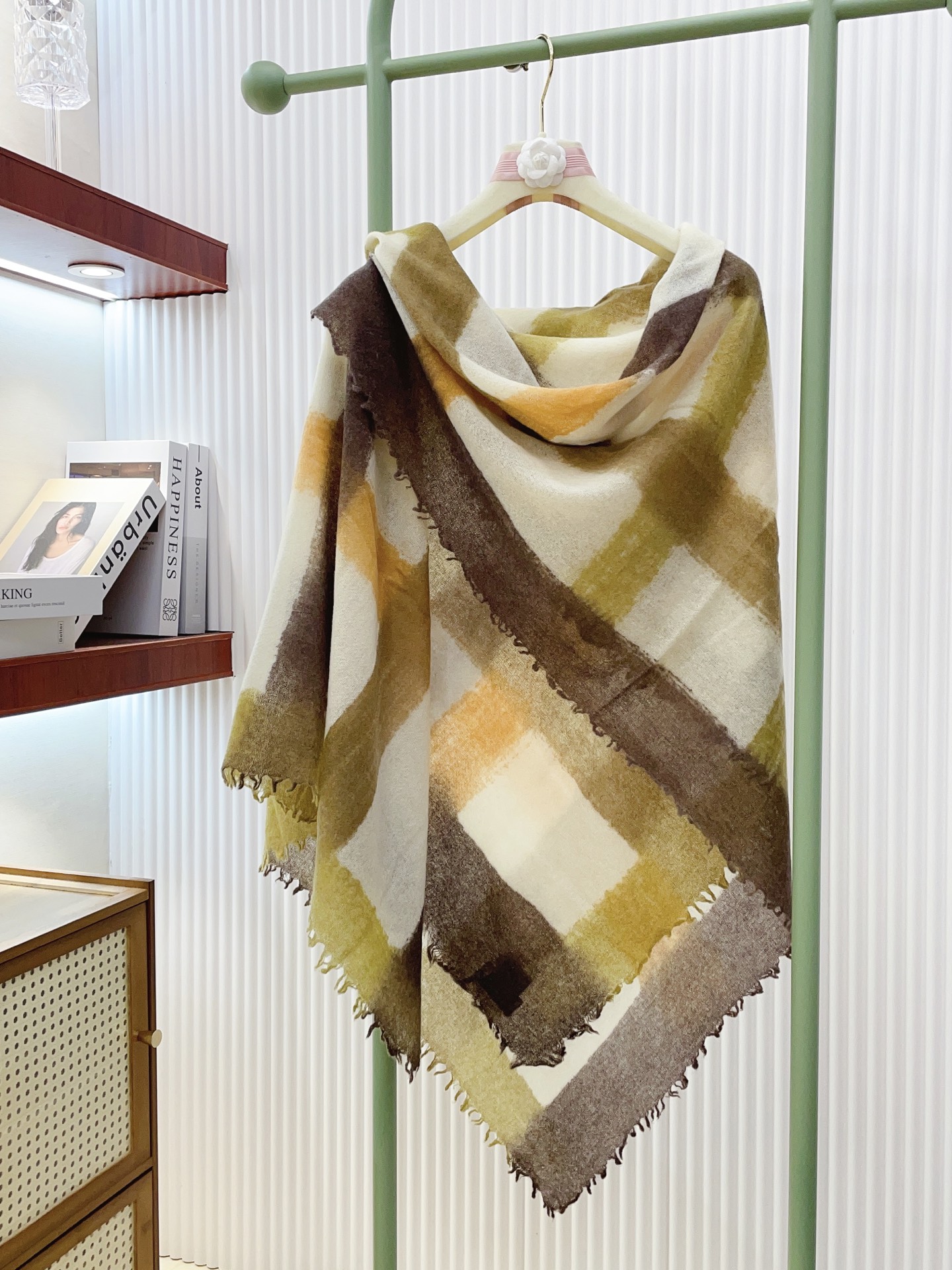 ✨✨H家羊绒大方巾❗️【手绘条纹方巾】极力推荐款‼️重磅进口纯羊绒围巾，最好的羊绒纤维，没有一丝杂色，真