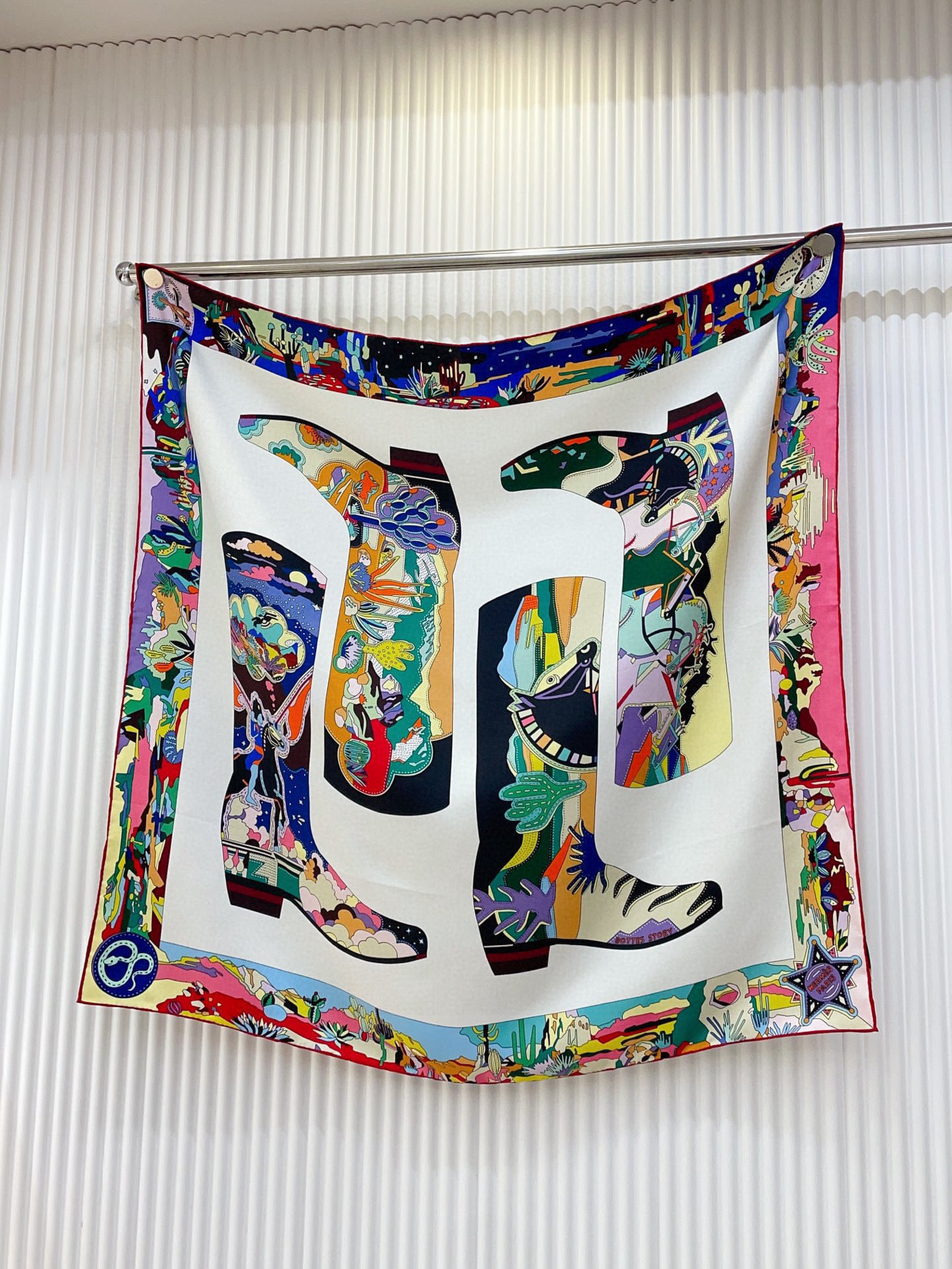 ✨✨【18姆米 双面同色】H**S真丝新款🆕👏👏买了都说好看‼️推荐💕【皮靴上的故事 90】真丝方巾，顶