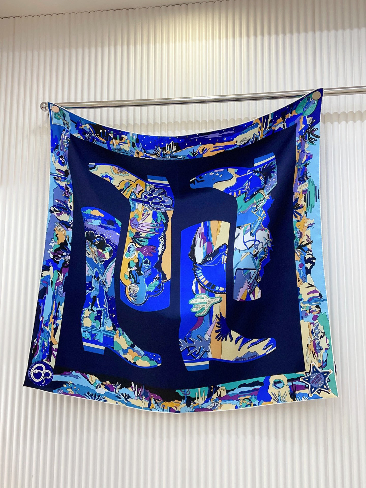 ✨✨【18姆米 双面同色】H**S真丝新款🆕👏👏买了都说好看‼️推荐💕【皮靴上的故事 90】真丝方巾，顶