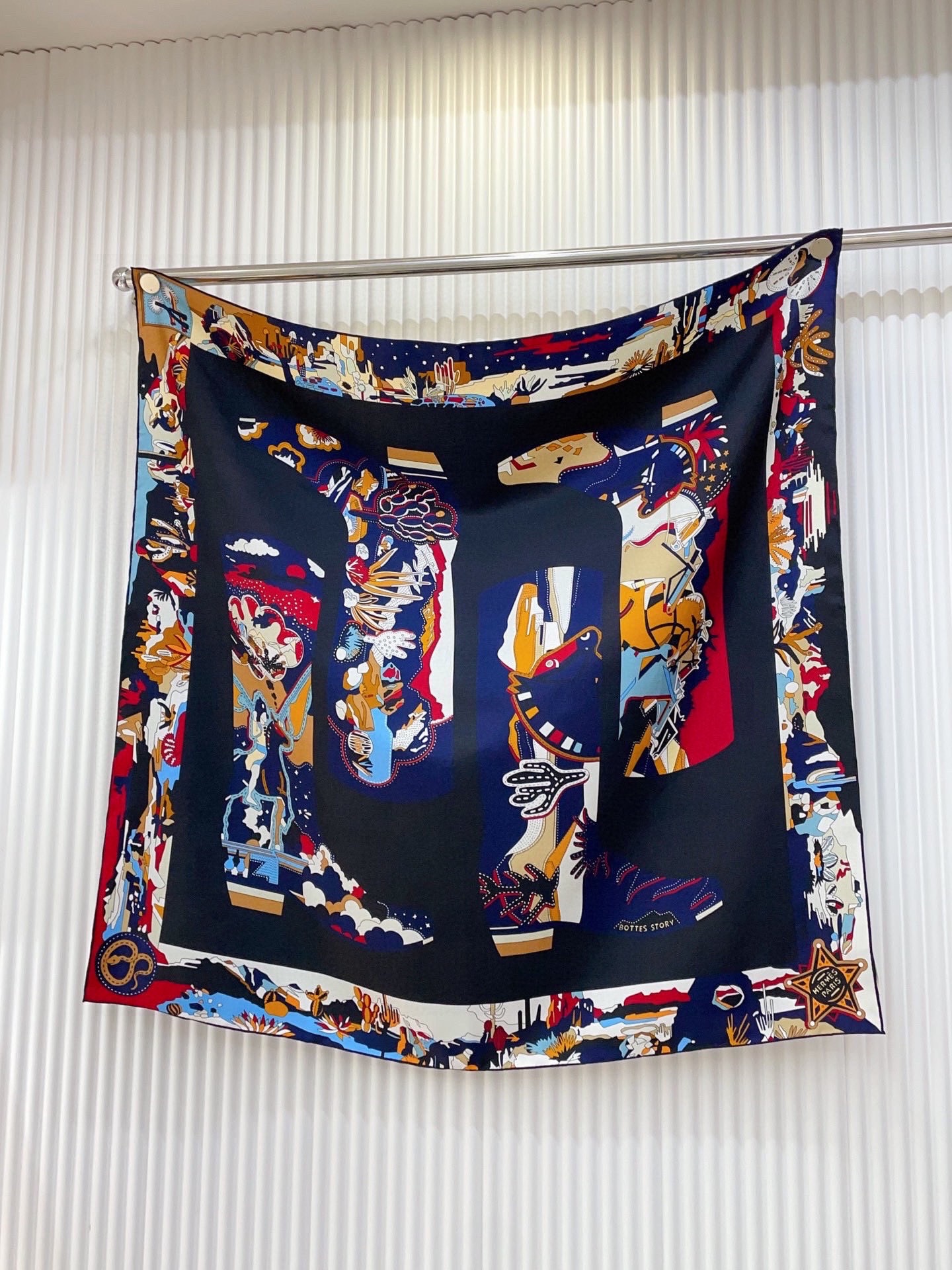 ✨✨【18姆米 双面同色】H**S真丝新款🆕👏👏买了都说好看‼️推荐💕【皮靴上的故事 90】真丝方巾，顶