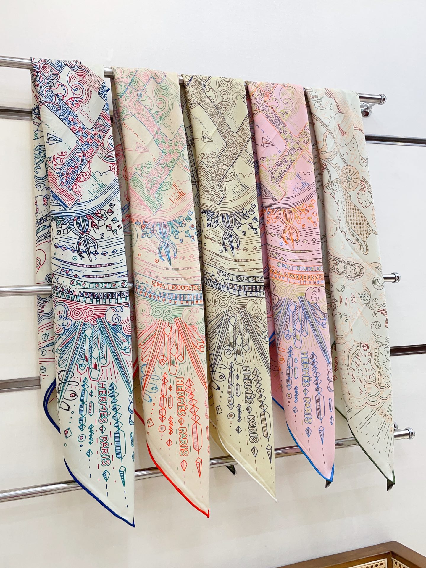 ✨✨【双面同色 丝毛款】H家羊绒新款 买了都说好看‼️推荐💕【正在接通中 140】羊绒方巾‼️H家ZG爆