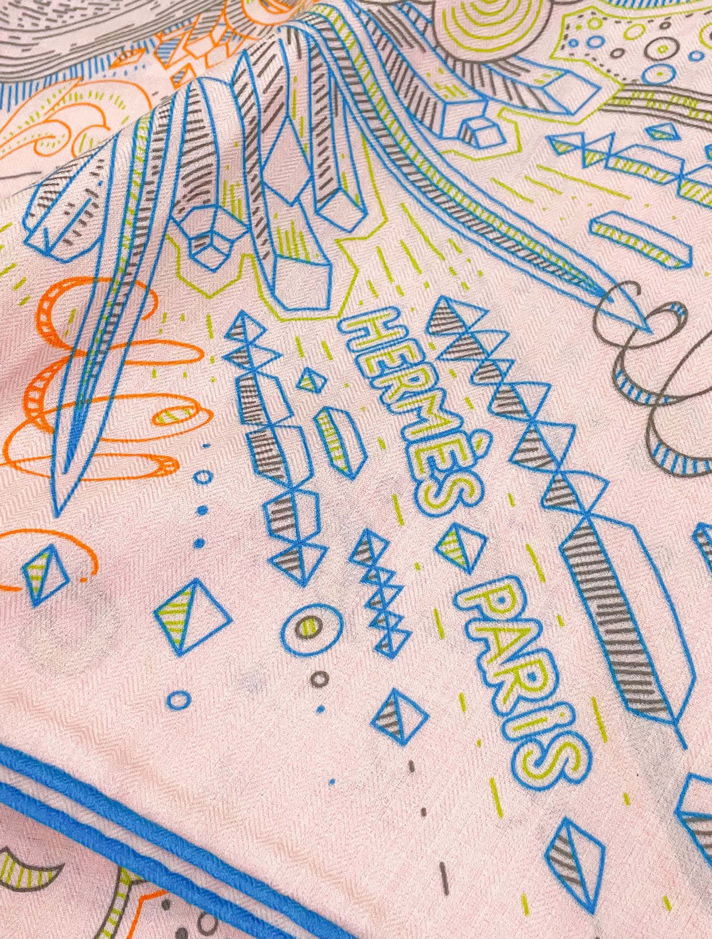 ✨✨【双面同色 丝毛款】H家羊绒新款 买了都说好看‼️推荐💕【正在接通中 140】羊绒方巾‼️H家ZG爆